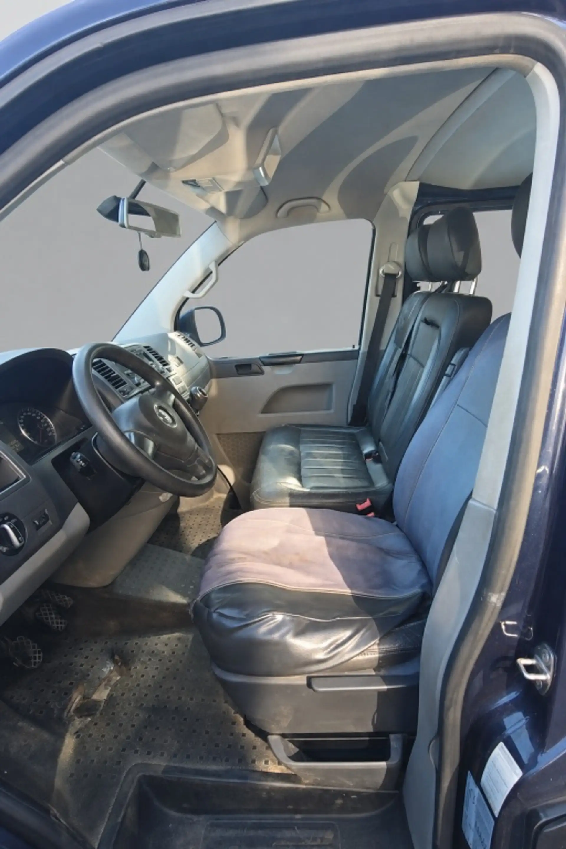 Volkswagen Transporter 2.0 TDI L1H1T800TrDC — photo 10