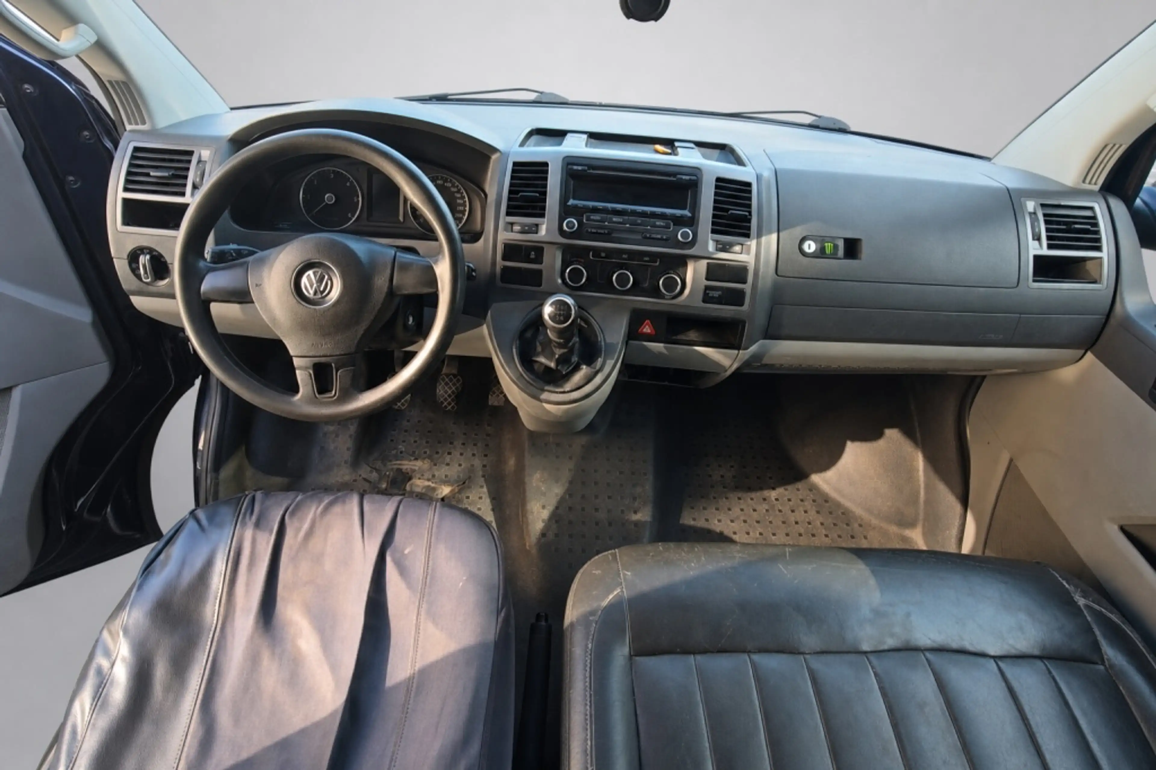 Volkswagen Transporter 2.0 TDI L1H1T800TrDC — photo 9