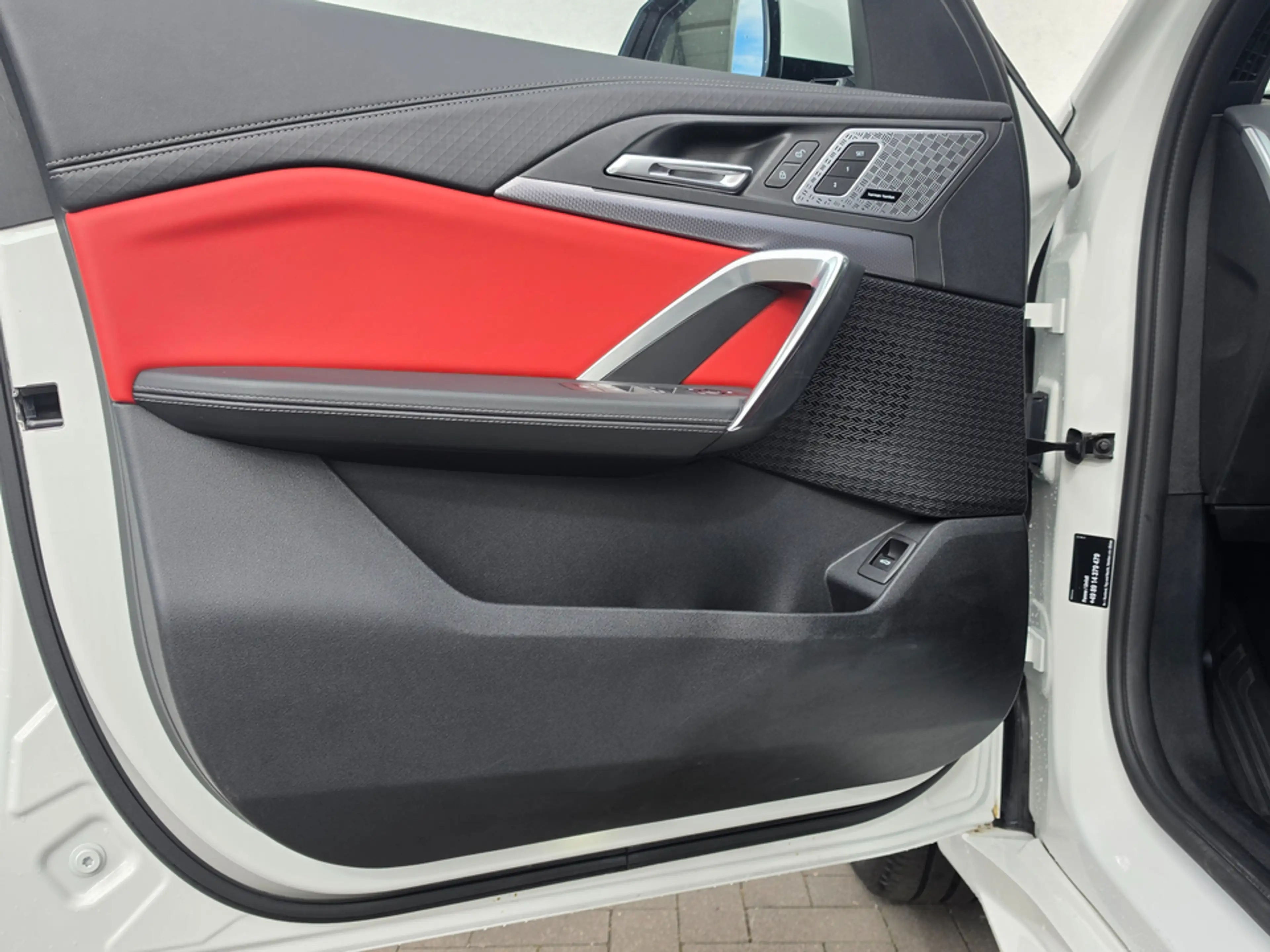 BMW iX2 ix2 xDrive30 M SportpaketPro Pano Head-Up DAPro — photo 14