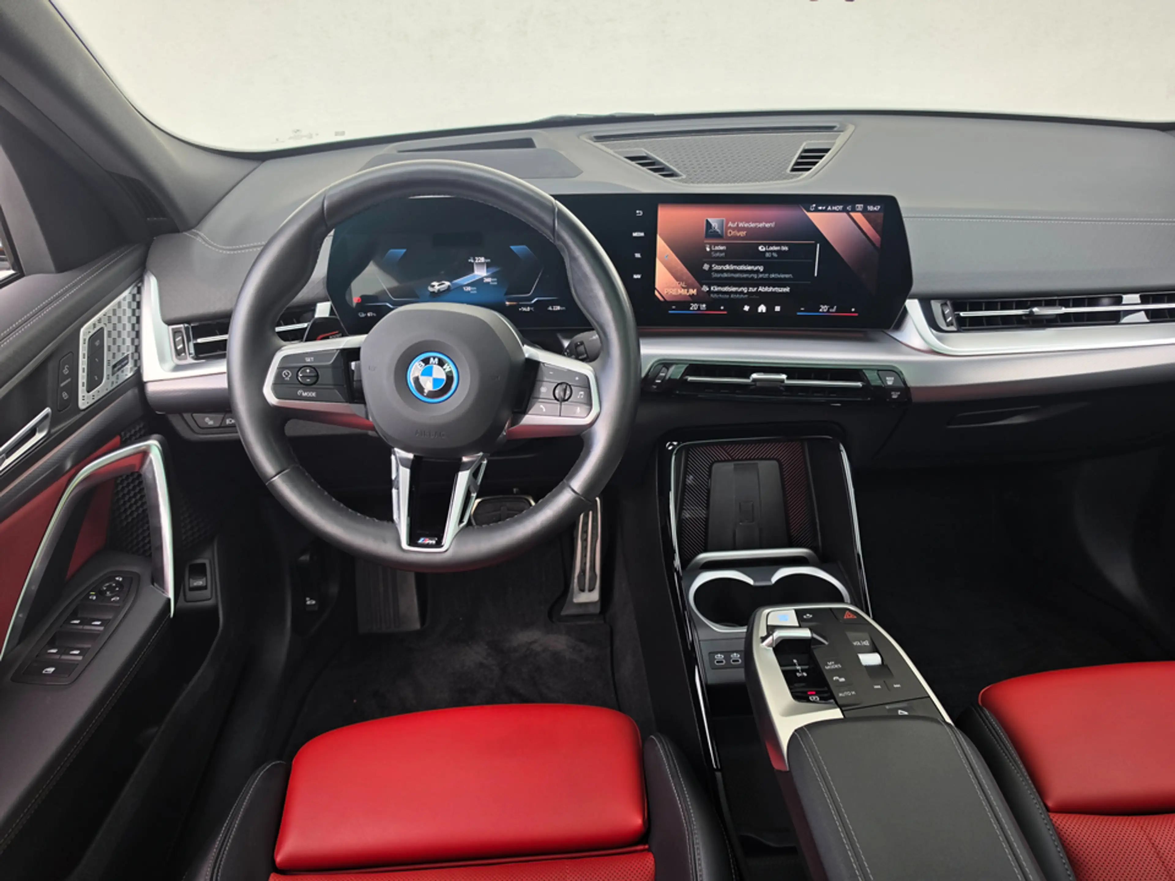 BMW iX2 ix2 xDrive30 M SportpaketPro Pano Head-Up DAPro — photo 19