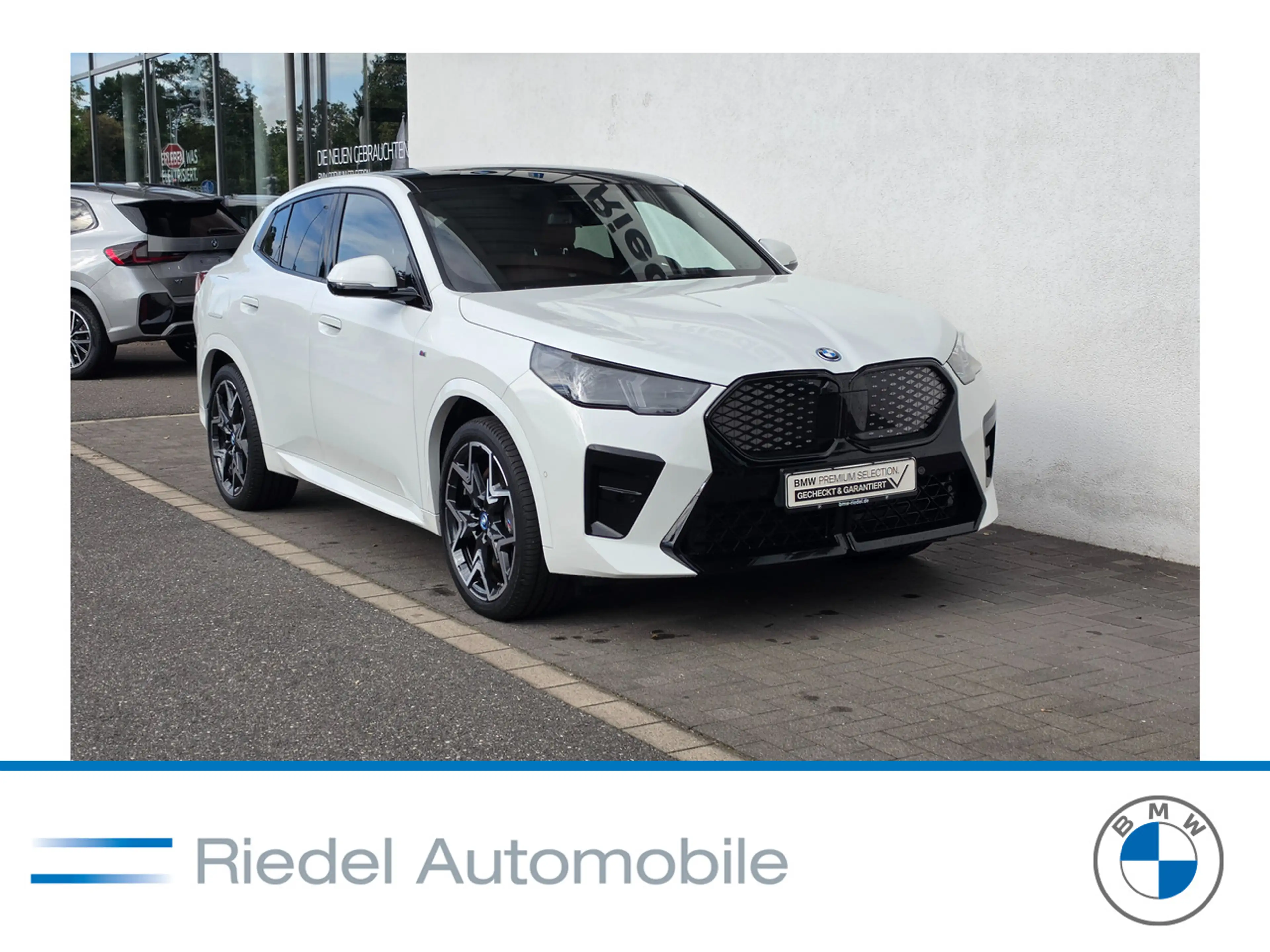 BMW iX2 ix2 xDrive30 M SportpaketPro Pano Head-Up DAPro