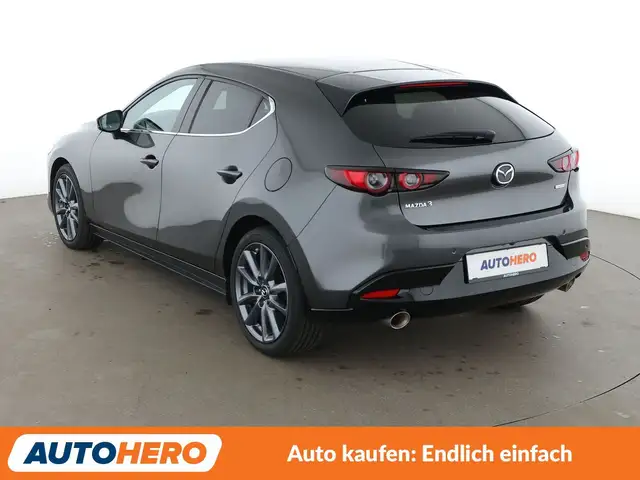 Mazda Mazda3 view 4