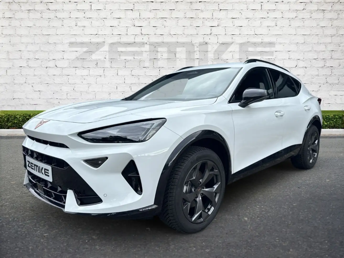 CUPRA Formentor 1.5 eTSI AHK-klappbar Navi Apple CarPlay Weiß - 1