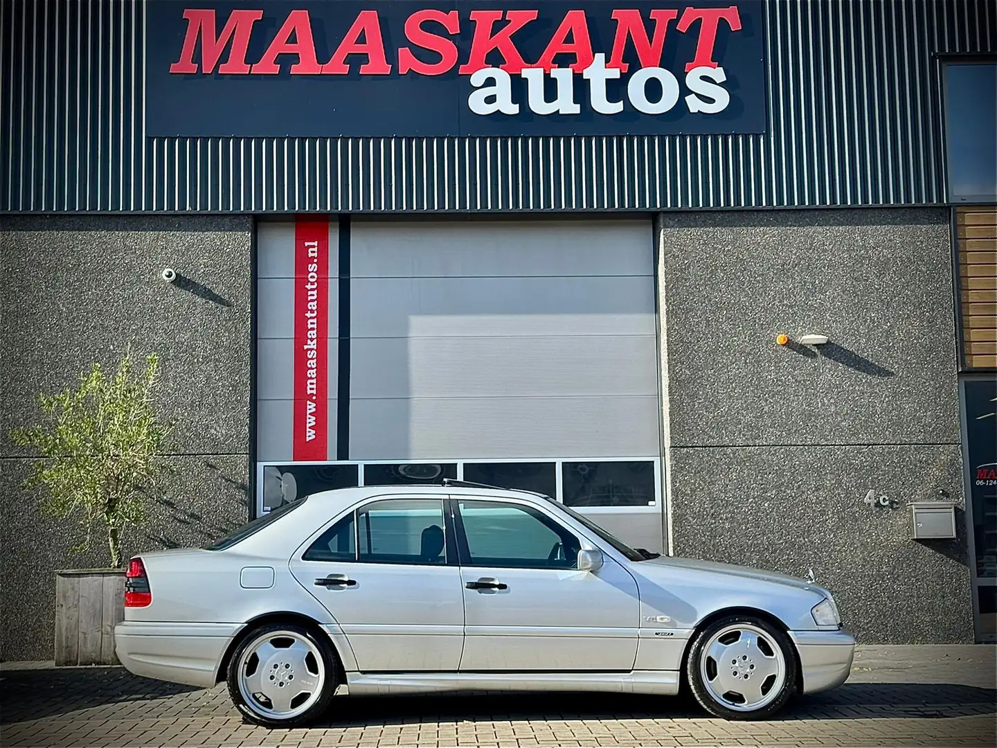 Mercedes-Benz C 43 AMG V8 / W202 / Sunroof / Bose / €26860 EX BTW/ ONLY 6 Grijs - 1