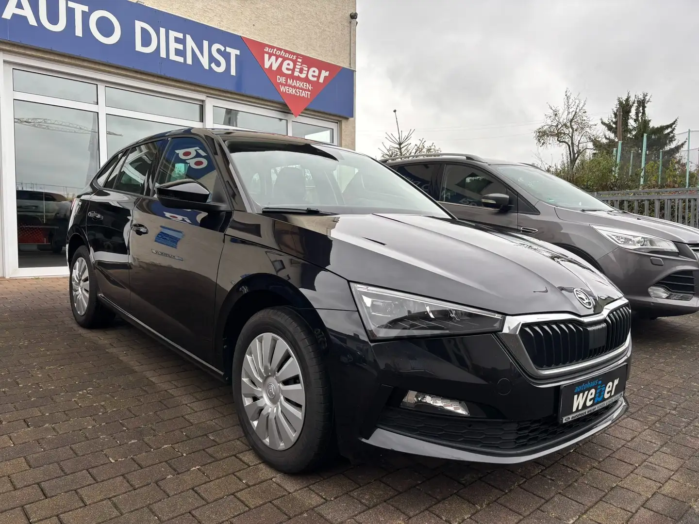 Skoda Scala Ambition 1.5*DSG*CARPLAY*SITZHEIZ*PARKPIL.*LED*ACC Schwarz - 1