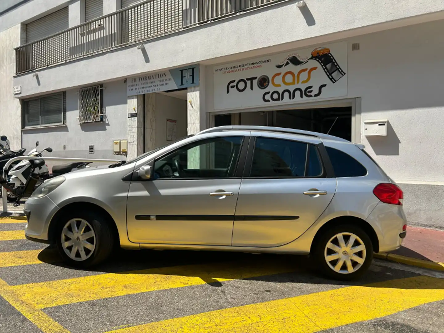 Renault Clio 1.5 DCI 85CH DYNAMIQUE Gris - 2