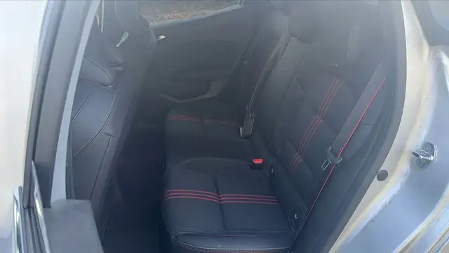 Renault Clio view 9