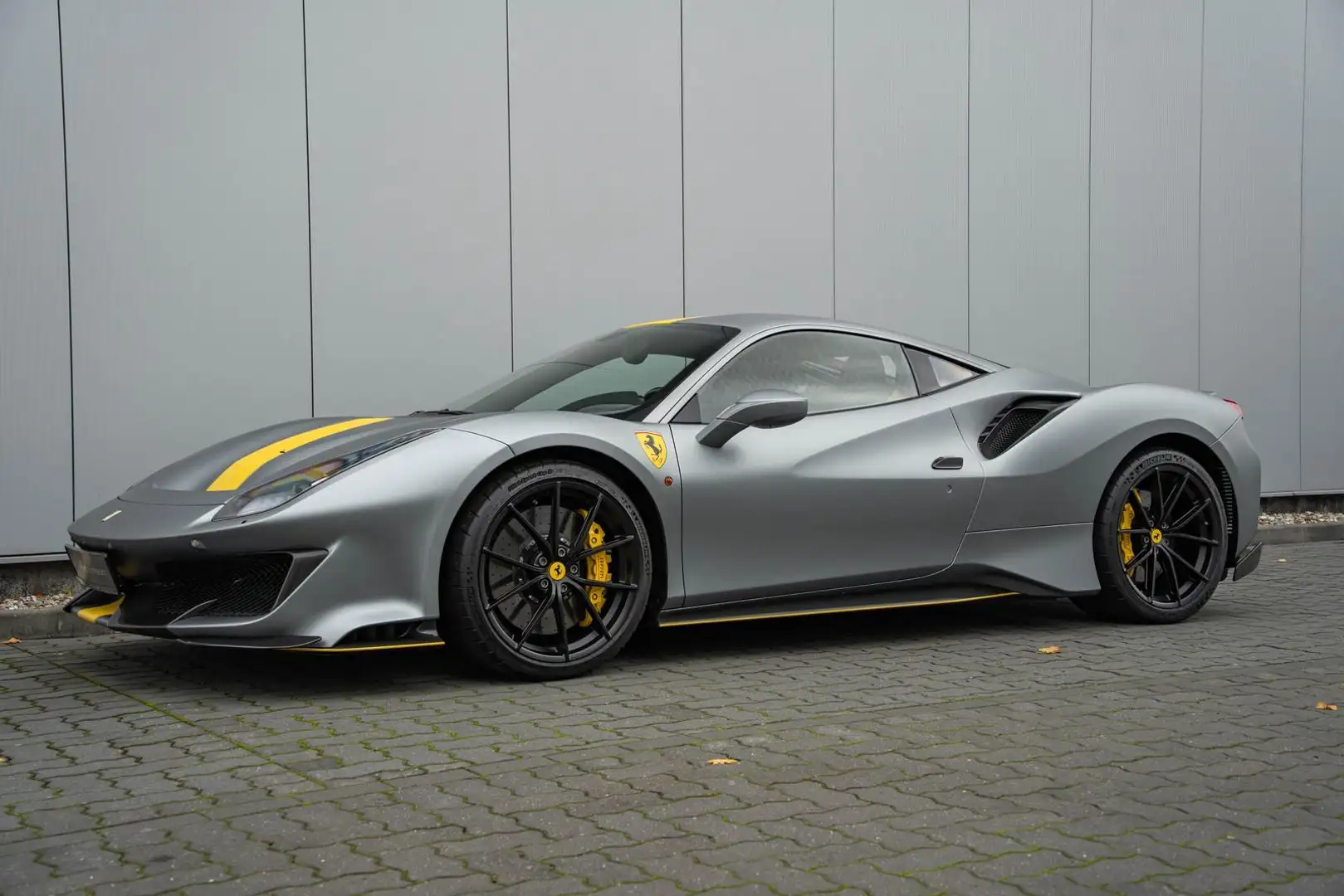 Ferrari 488 Pista *SPECIAL PAINT*1 owner*Lift*Carbon* Grijs - 1