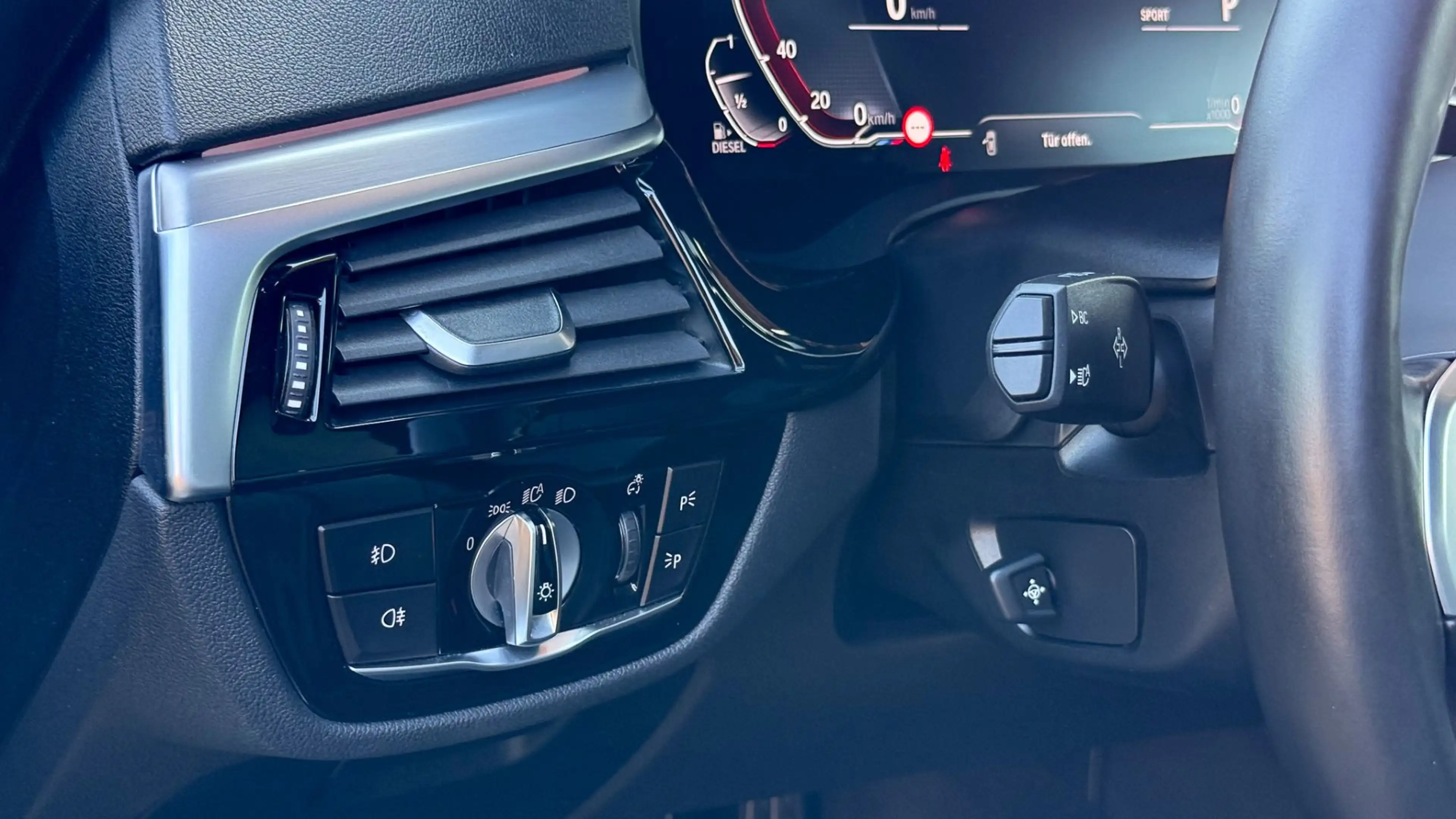 BMW 530 d xDrive M-Sportpaket — photo 11