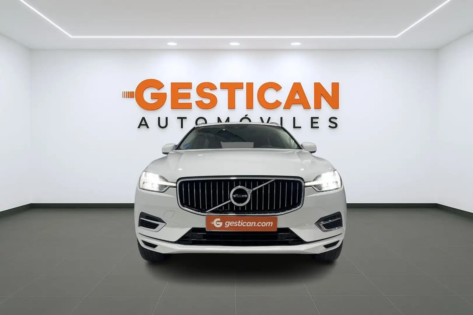 Volvo XC60 2.0 T8 AWD Momentum Auto Gris - 2