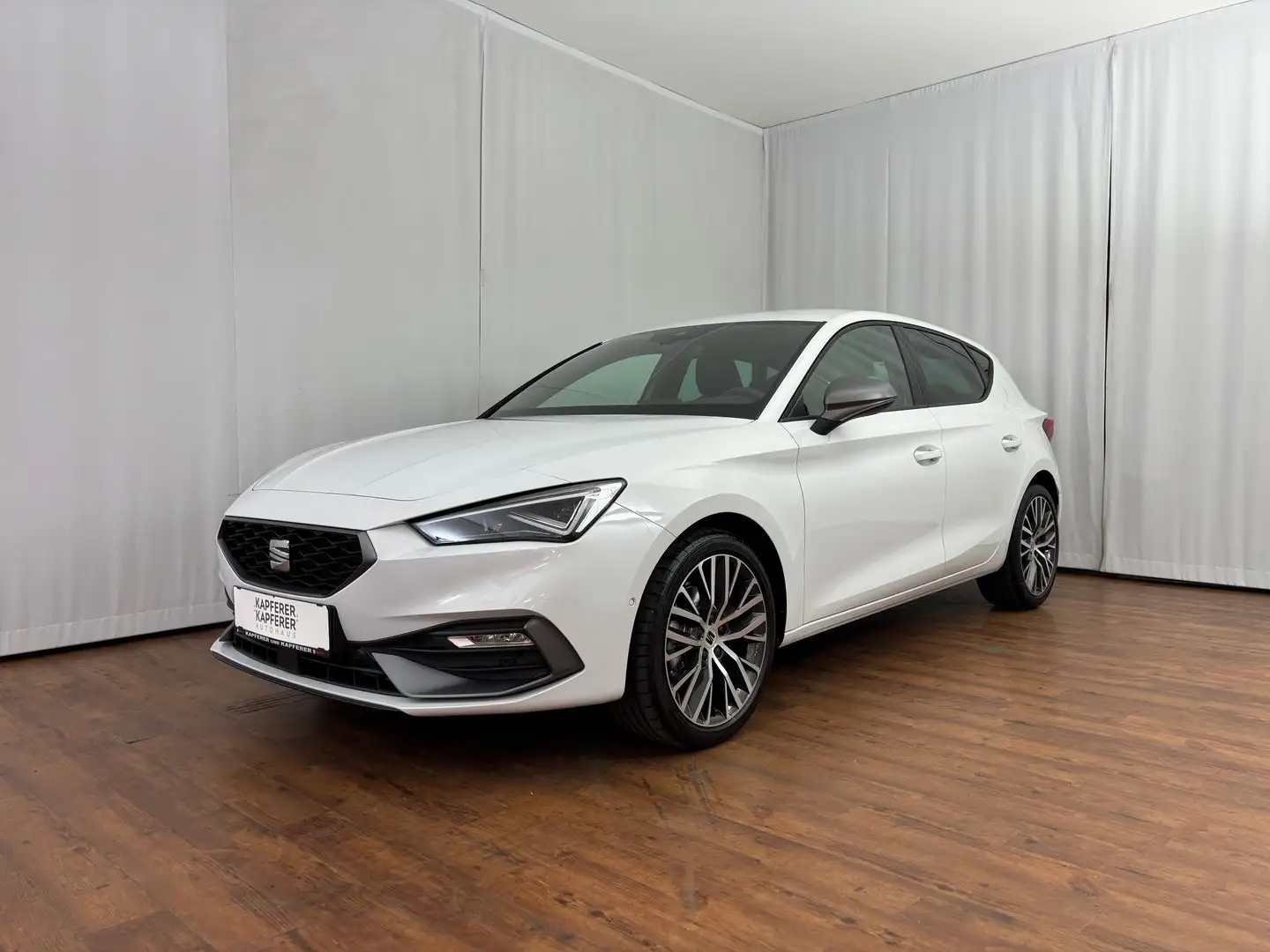 SEAT Leon FR Edition 1.5 TSI 115 PS Weiß - 1