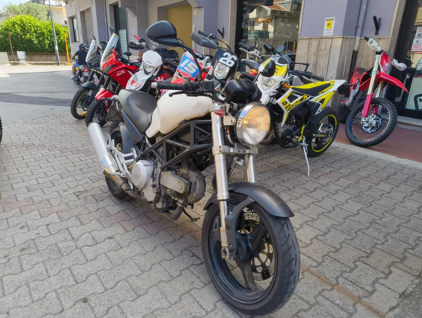 Ducati Monster 400 Bianco - 2