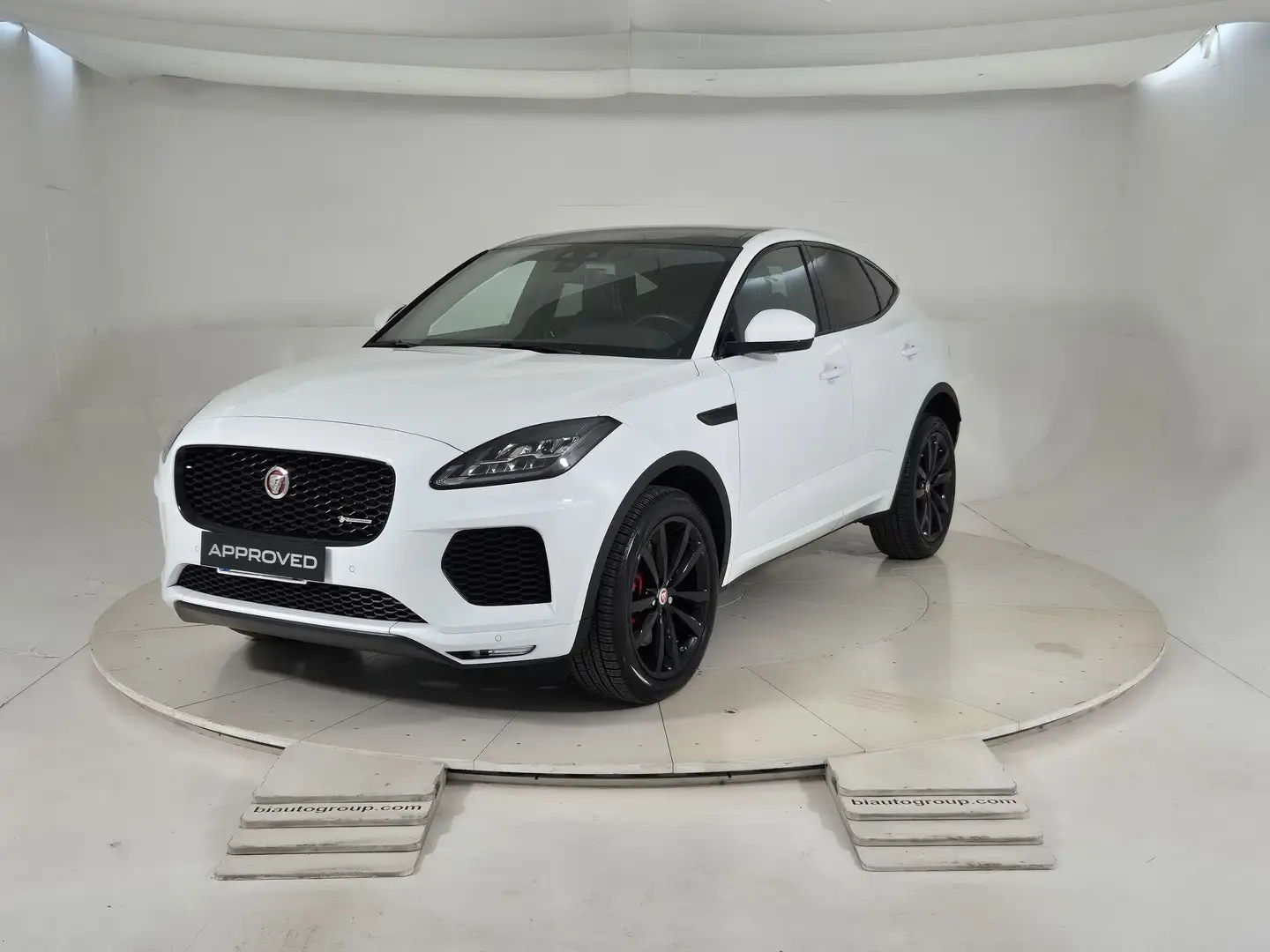 Jaguar E-Pace 2017 Benzina 2.0 i4 R-Dynamic S awd 249cv auto my Bianco - 1