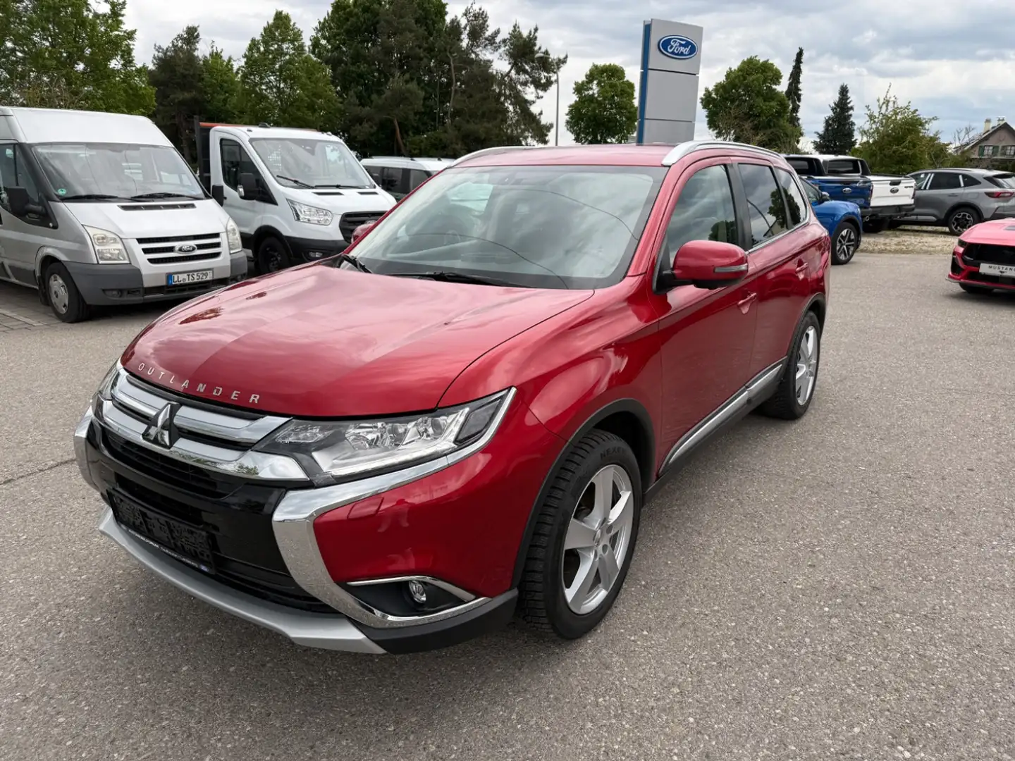 Mitsubishi Outlander 2.2 DI-D 7-Sitze LED KlimaA RFK SHZ Piros - 2