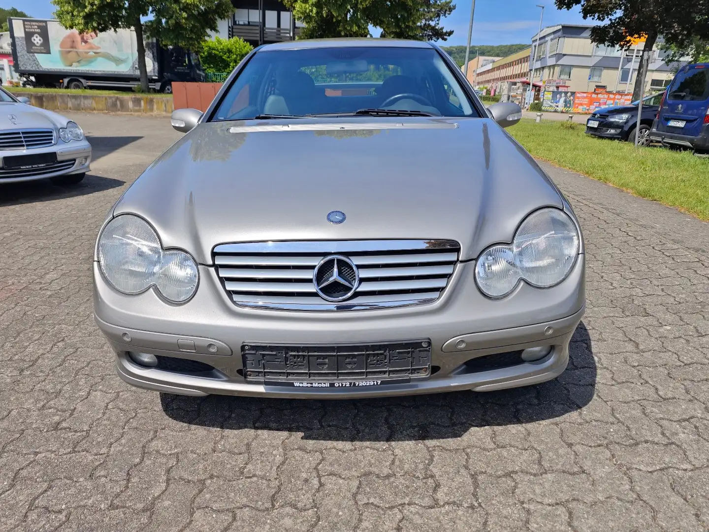 Mercedes-Benz C 180 k, Sportcoupe, Navi, TÜV, Räder usw. neu Argent - 2