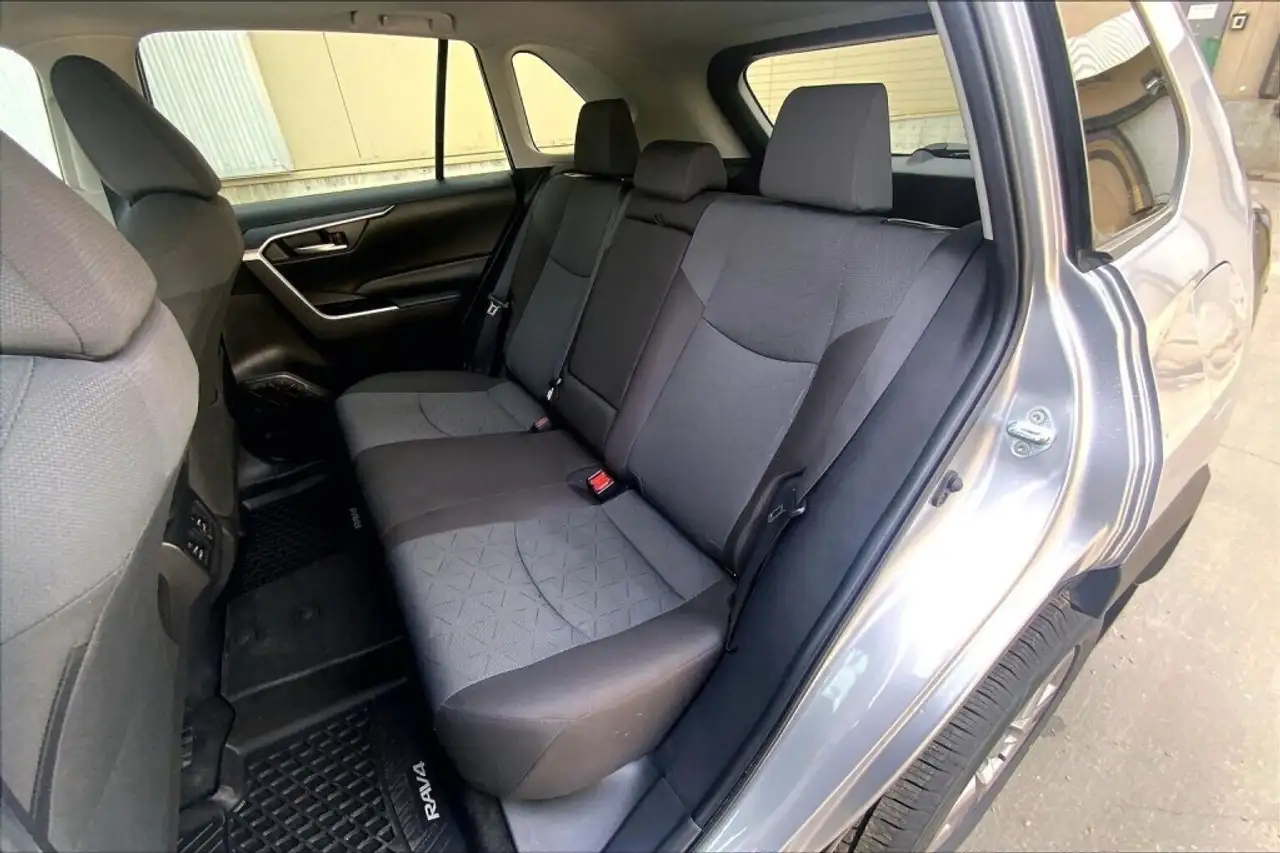 Toyota RAV 4 снимка Toyota RAV 4