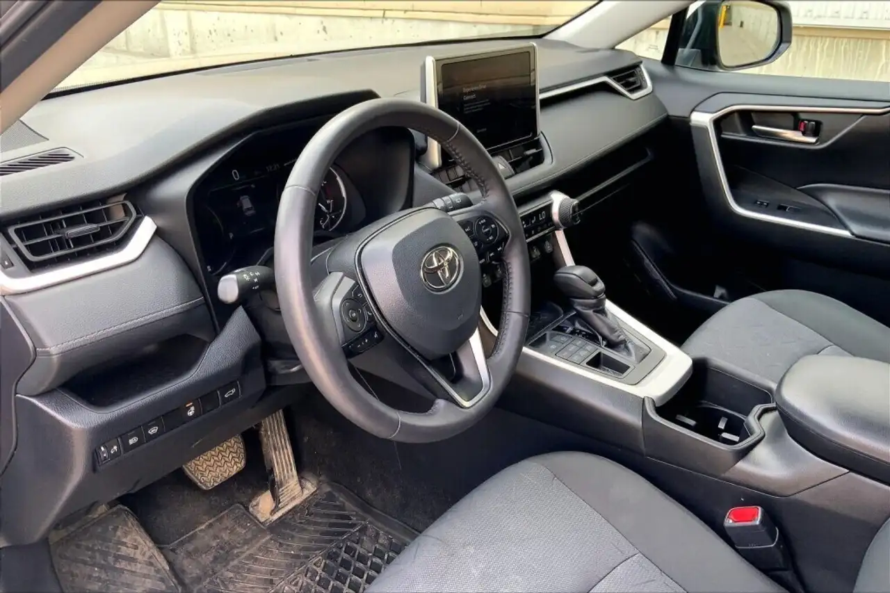 Toyota RAV 4 снимка Toyota RAV 4