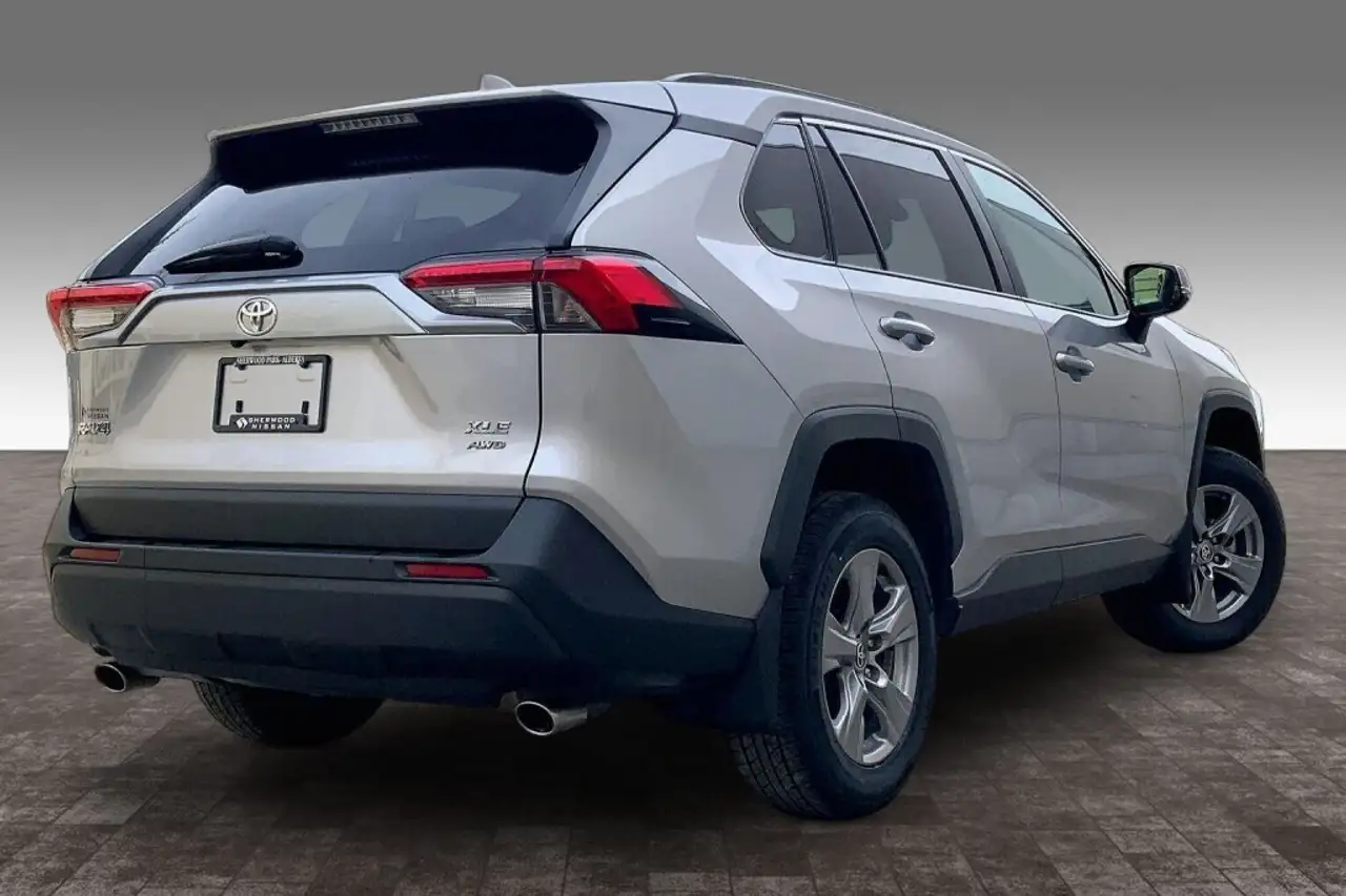 Toyota RAV 4 снимка Toyota RAV 4