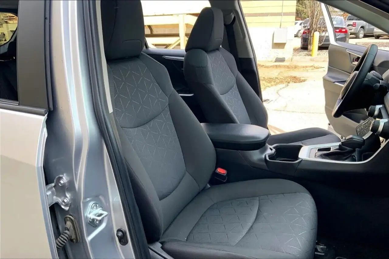 Toyota RAV 4 снимка Toyota RAV 4