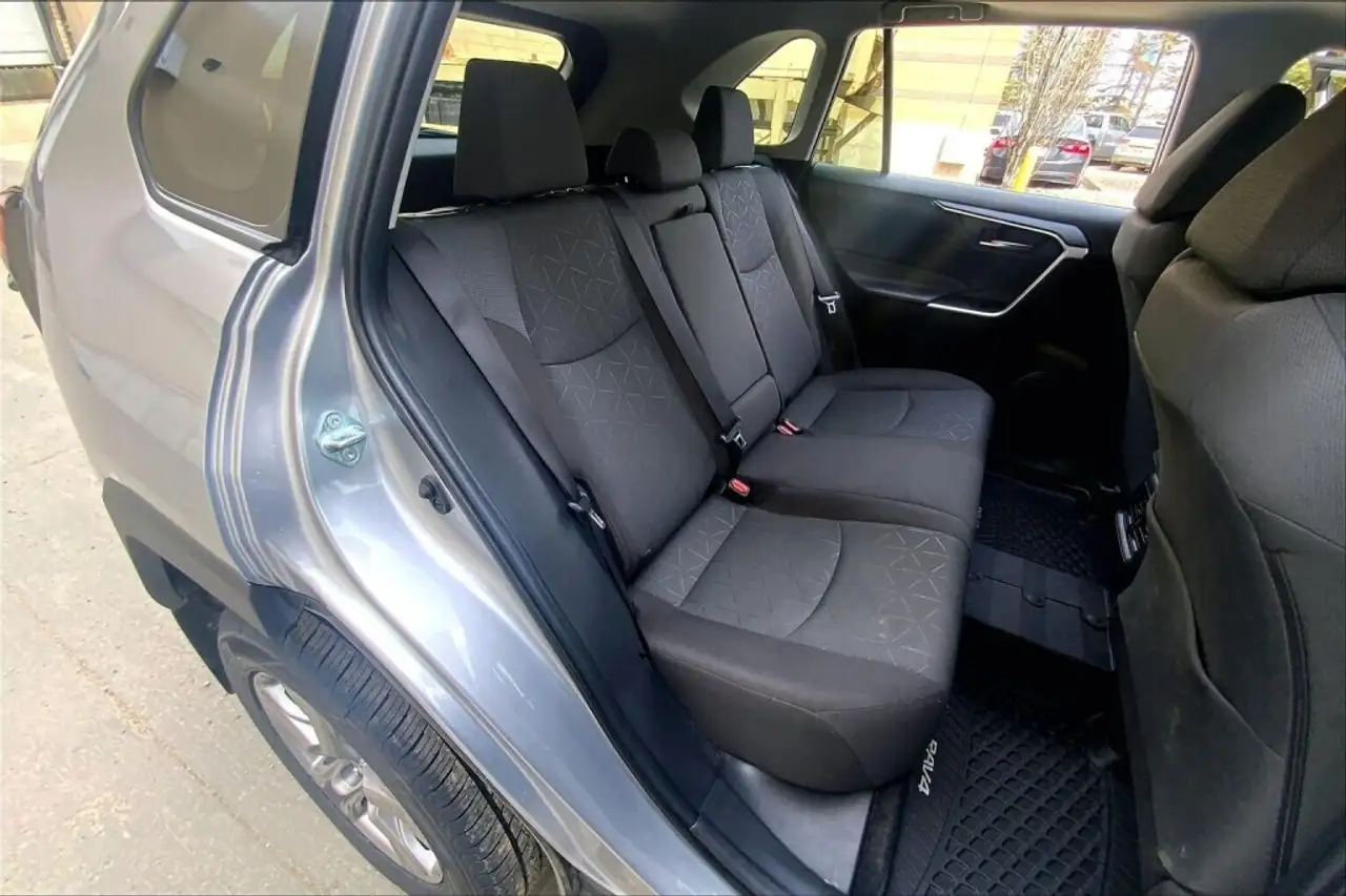 Toyota RAV 4 снимка Toyota RAV 4
