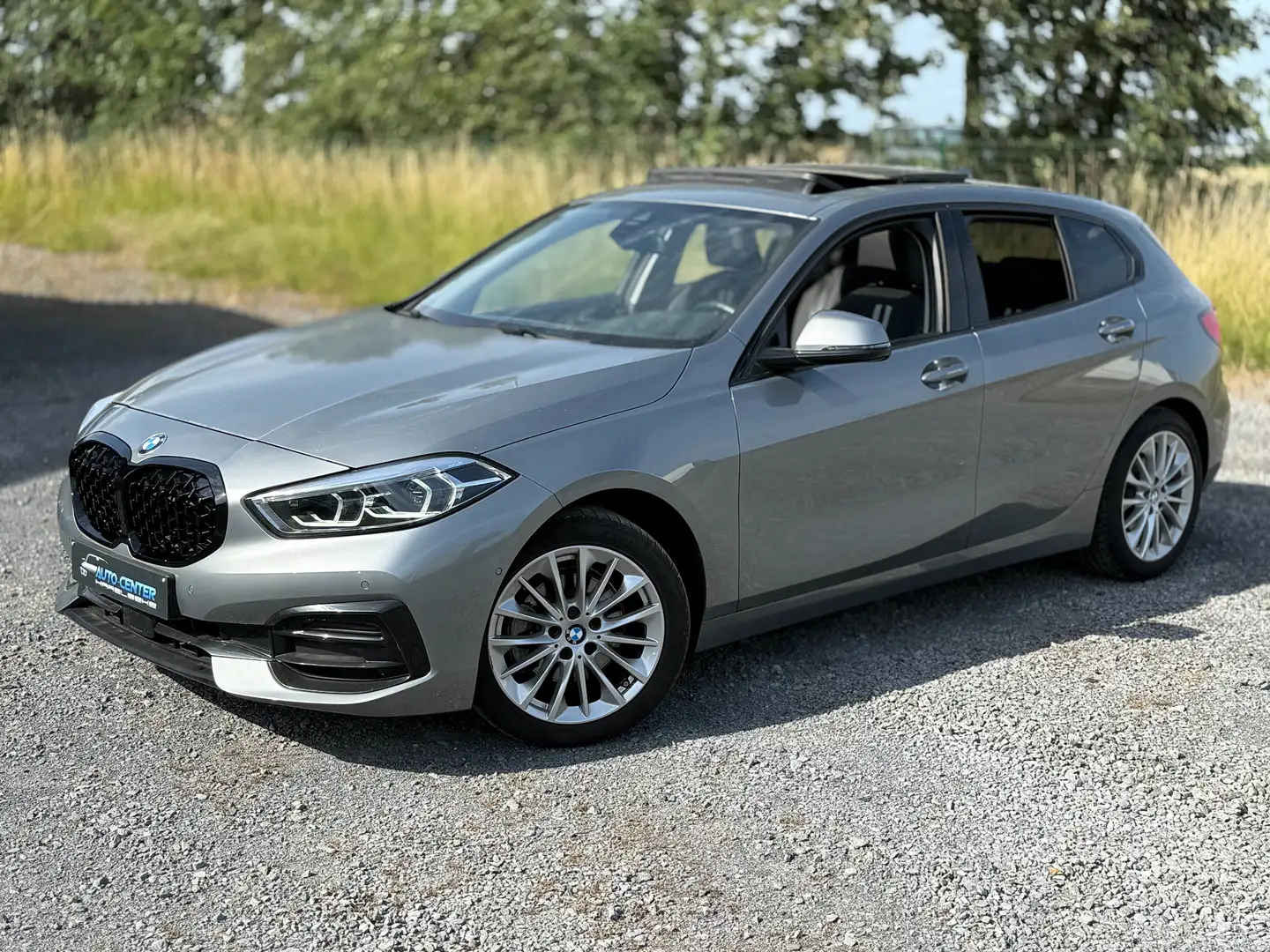 BMW 118 118iA Sportpack panoramisch dak camera zetelverw Grau - 2