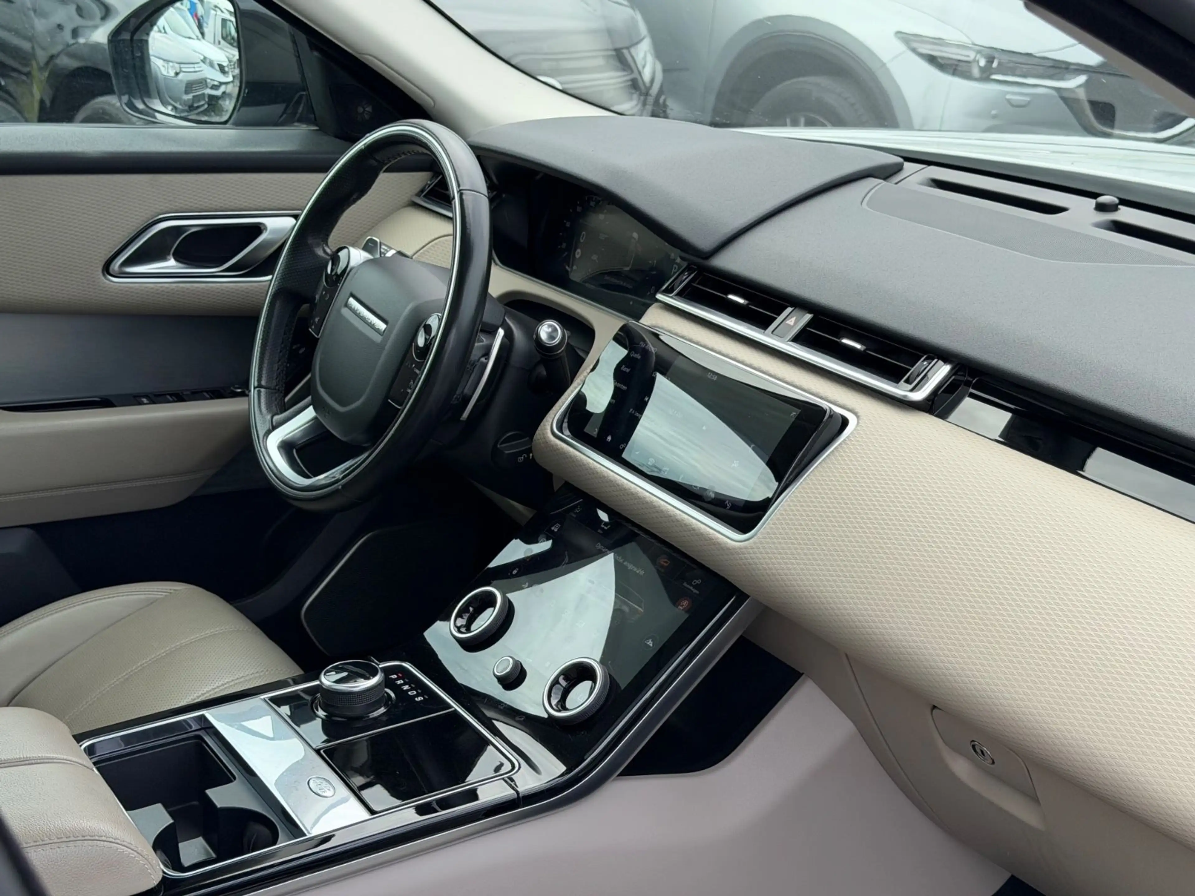 Land Rover Range Rover Velar R-Dynamic SE — photo 10