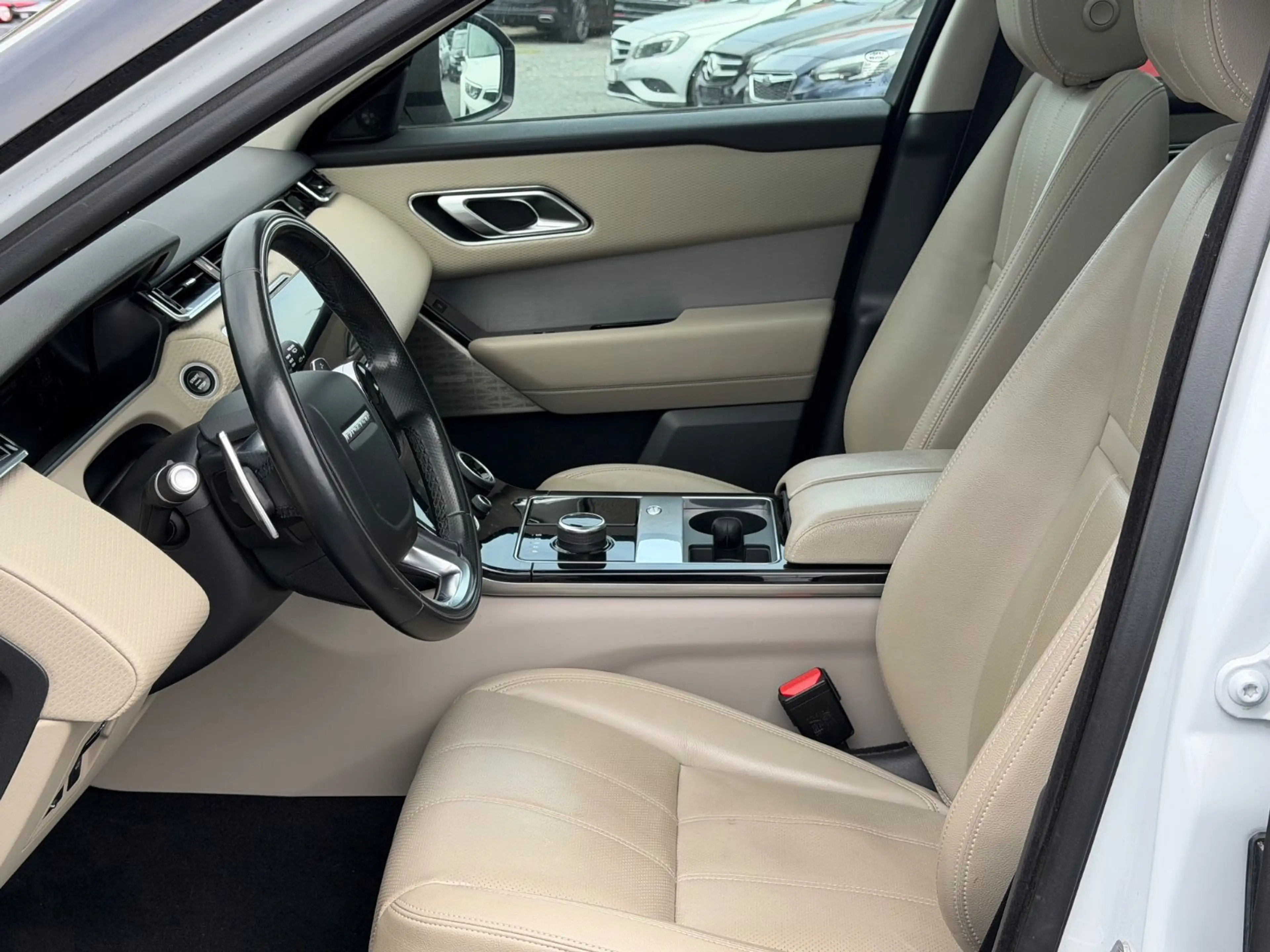 Land Rover Range Rover Velar R-Dynamic SE — photo 11
