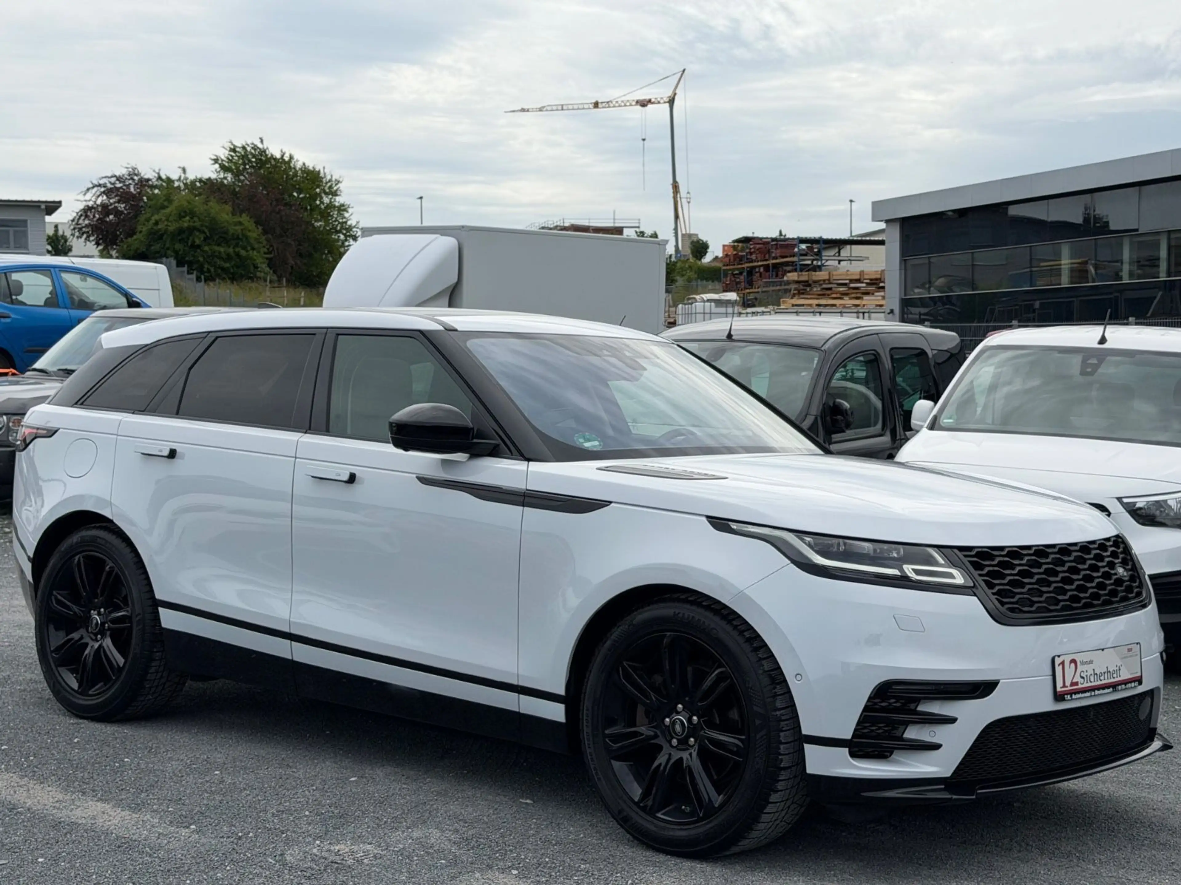 Land Rover Range Rover Velar R-Dynamic SE — photo 3