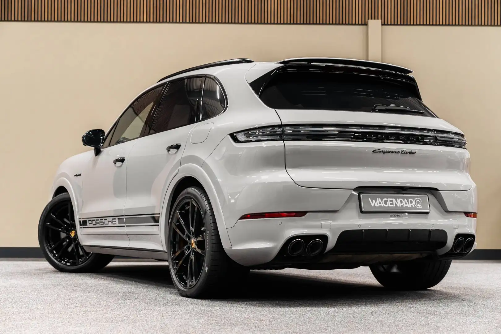 Porsche Cayenne Turbo E-Hybrid PANO*ACHTERAS*SPDESIGN*HEADUP*SPUIT Gris - 2