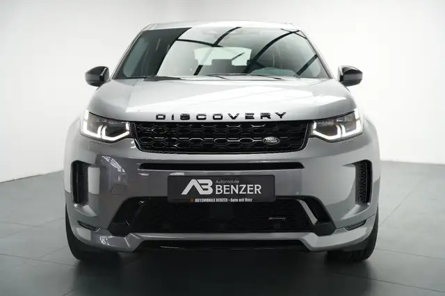 Land Rover Discovery Sport view 2