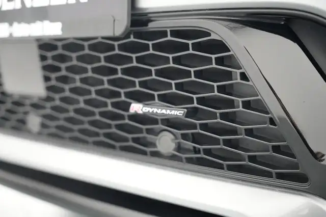 Land Rover Discovery Sport view 11