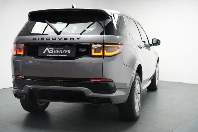 Land Rover Discovery Sport view 9
