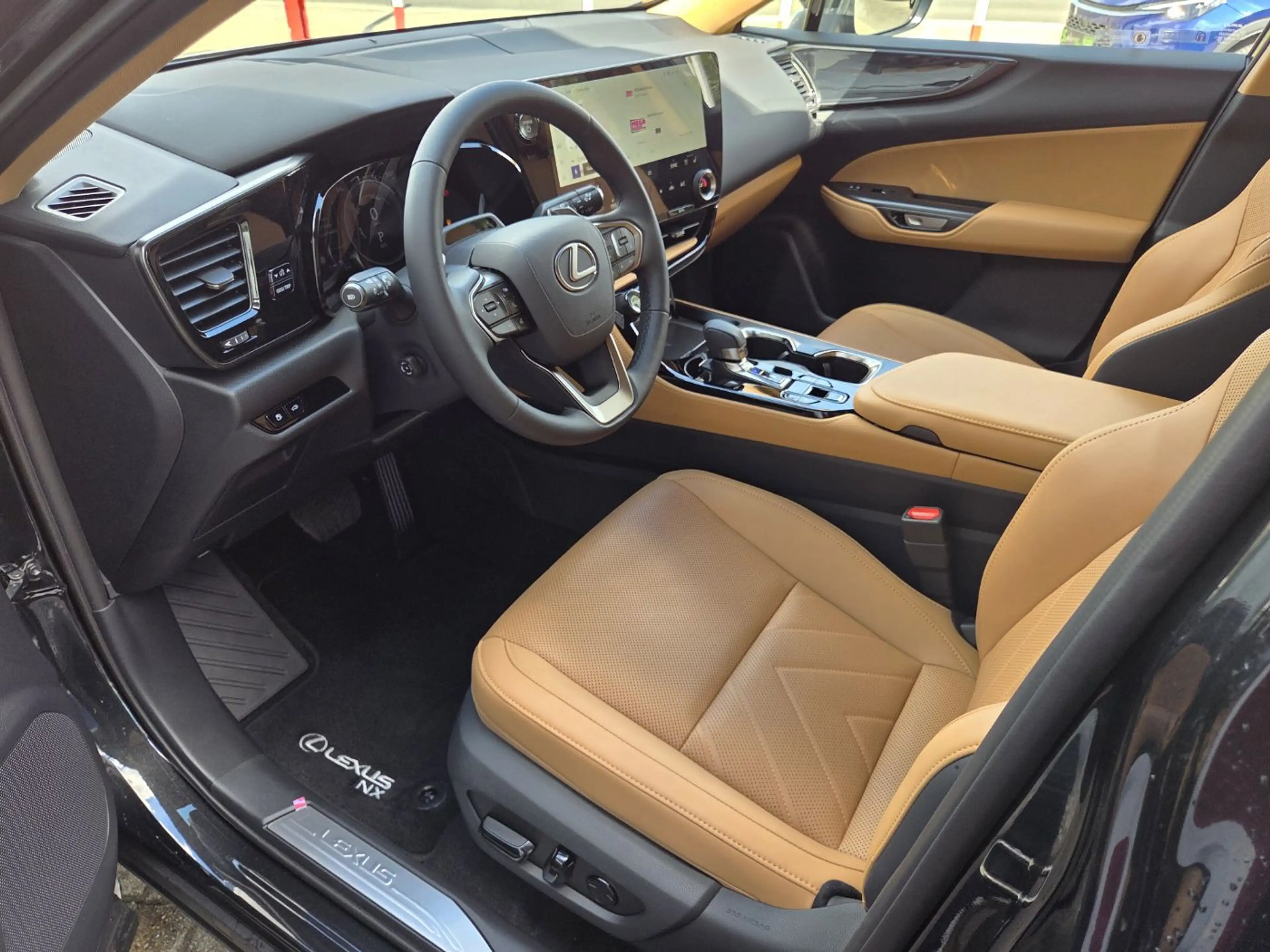 Lexus NX 450h+ Plug-in Business Line LED, SHZ, 360°Kam. — photo 5