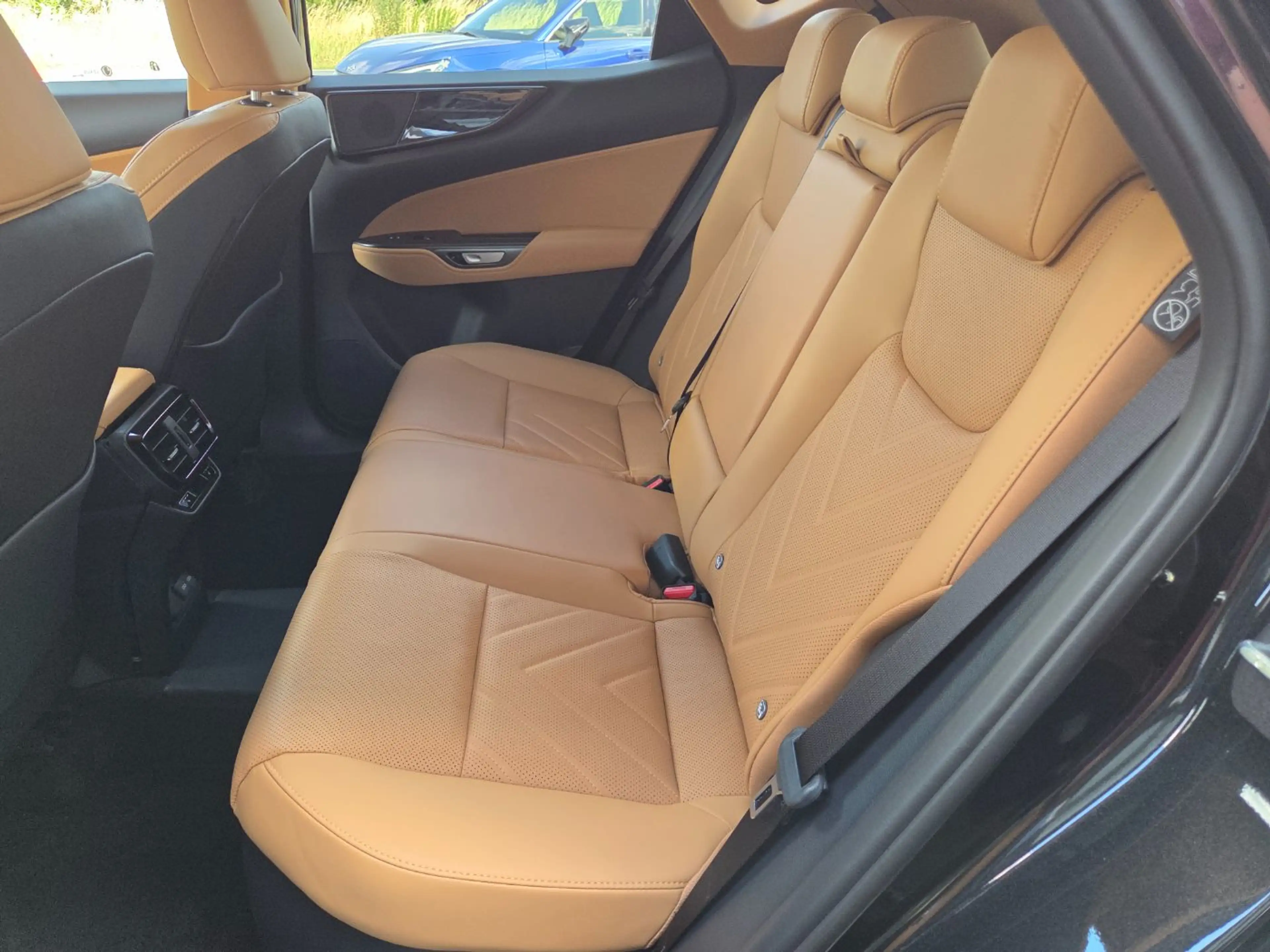 Lexus NX 450h+ Plug-in Business Line LED, SHZ, 360°Kam. — photo 7