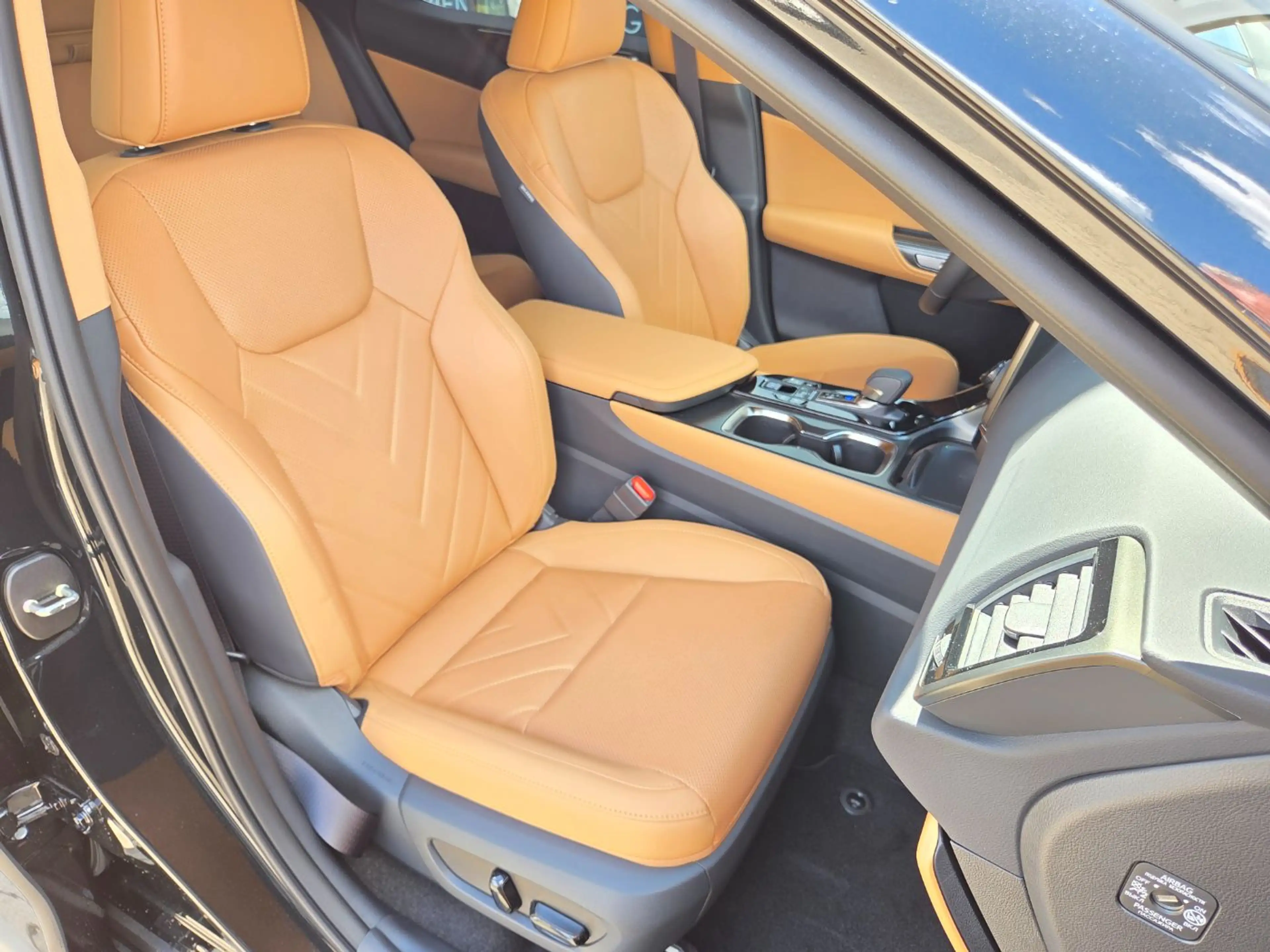 Lexus NX 450h+ Plug-in Business Line LED, SHZ, 360°Kam. — photo 9