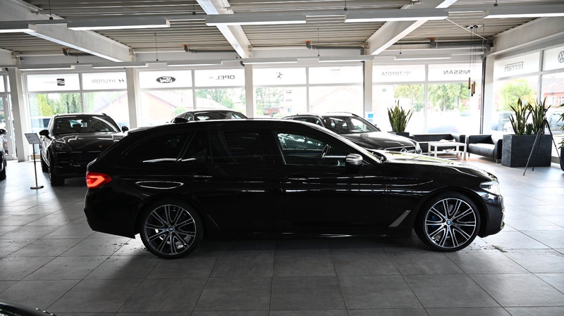 BMW 550 5 Touring M550 d xDrive *TOP*LED*HARMAN — photo 7