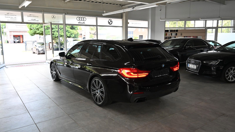 BMW 550 5 Touring M550 d xDrive *TOP*LED*HARMAN — photo 4