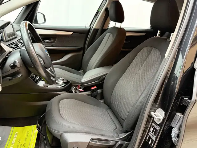 BMW 2 Series view 10