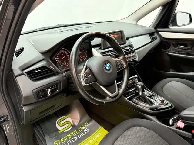 BMW 2 Series view 12