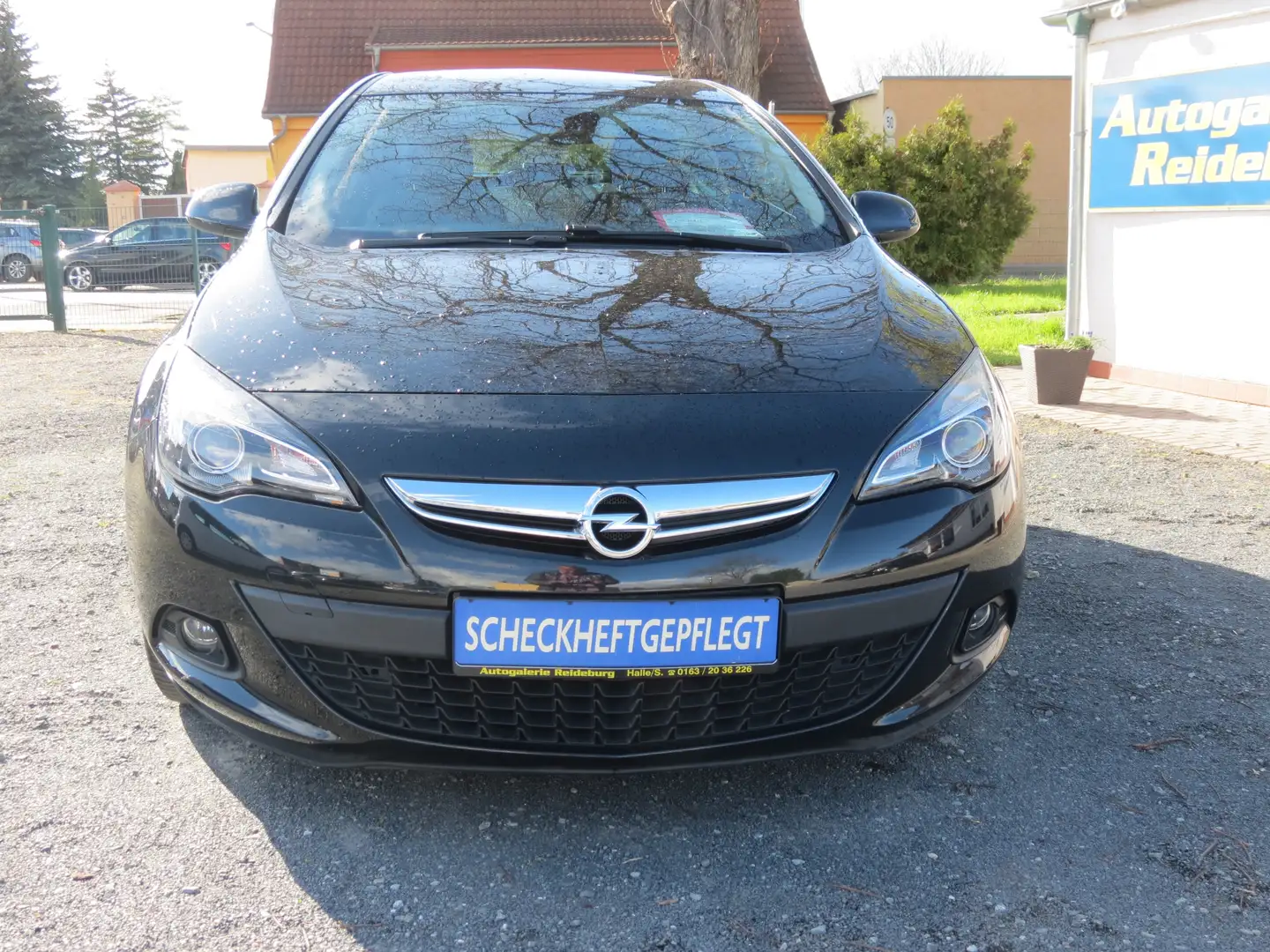 Opel Astra GTC!! 2. Hand!! SR+WR!! TOP!!Erst 35Tkm!! Navi!! Чорний - 2