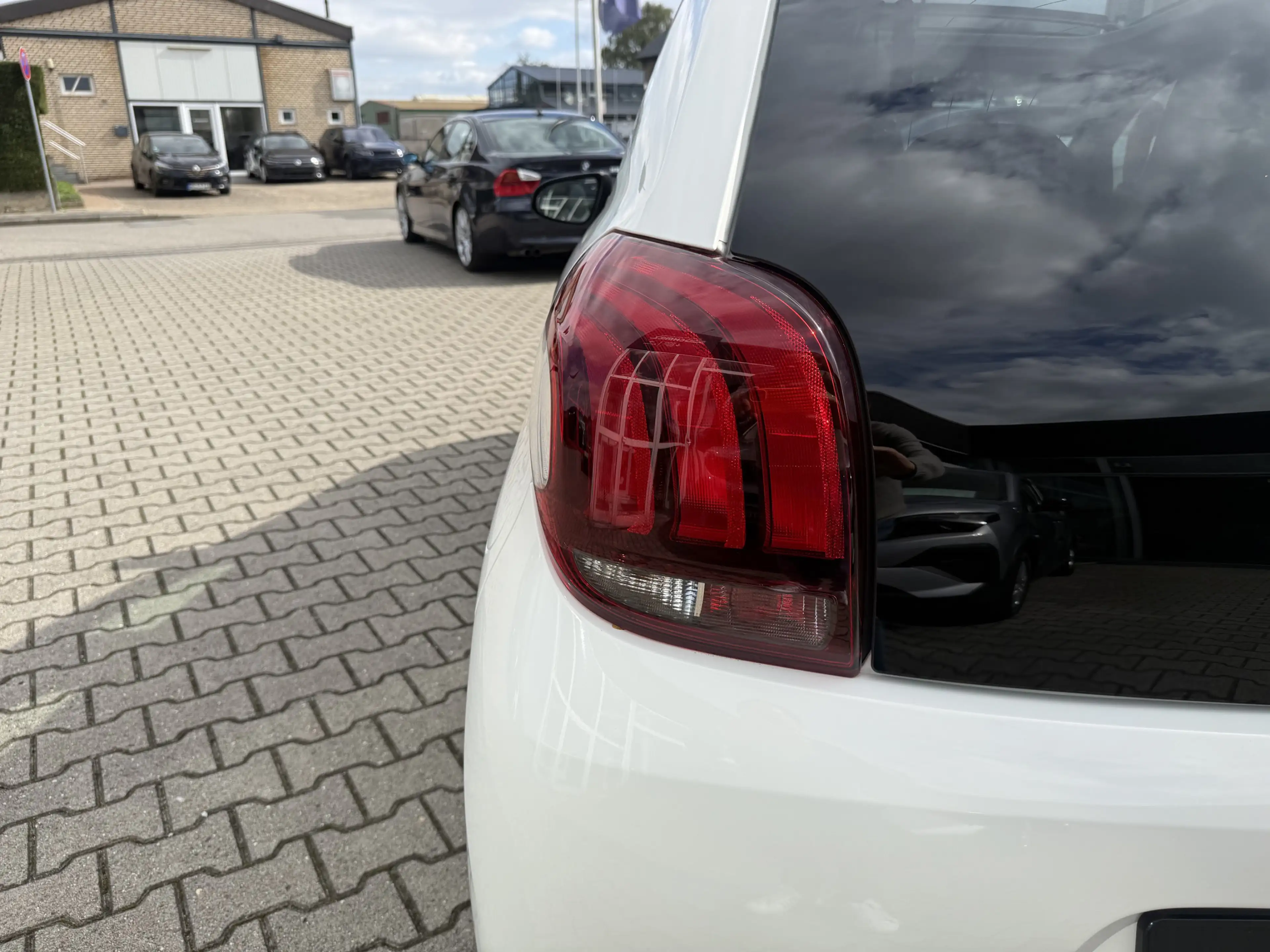 Peugeot 108 Allure TOP — photo 11