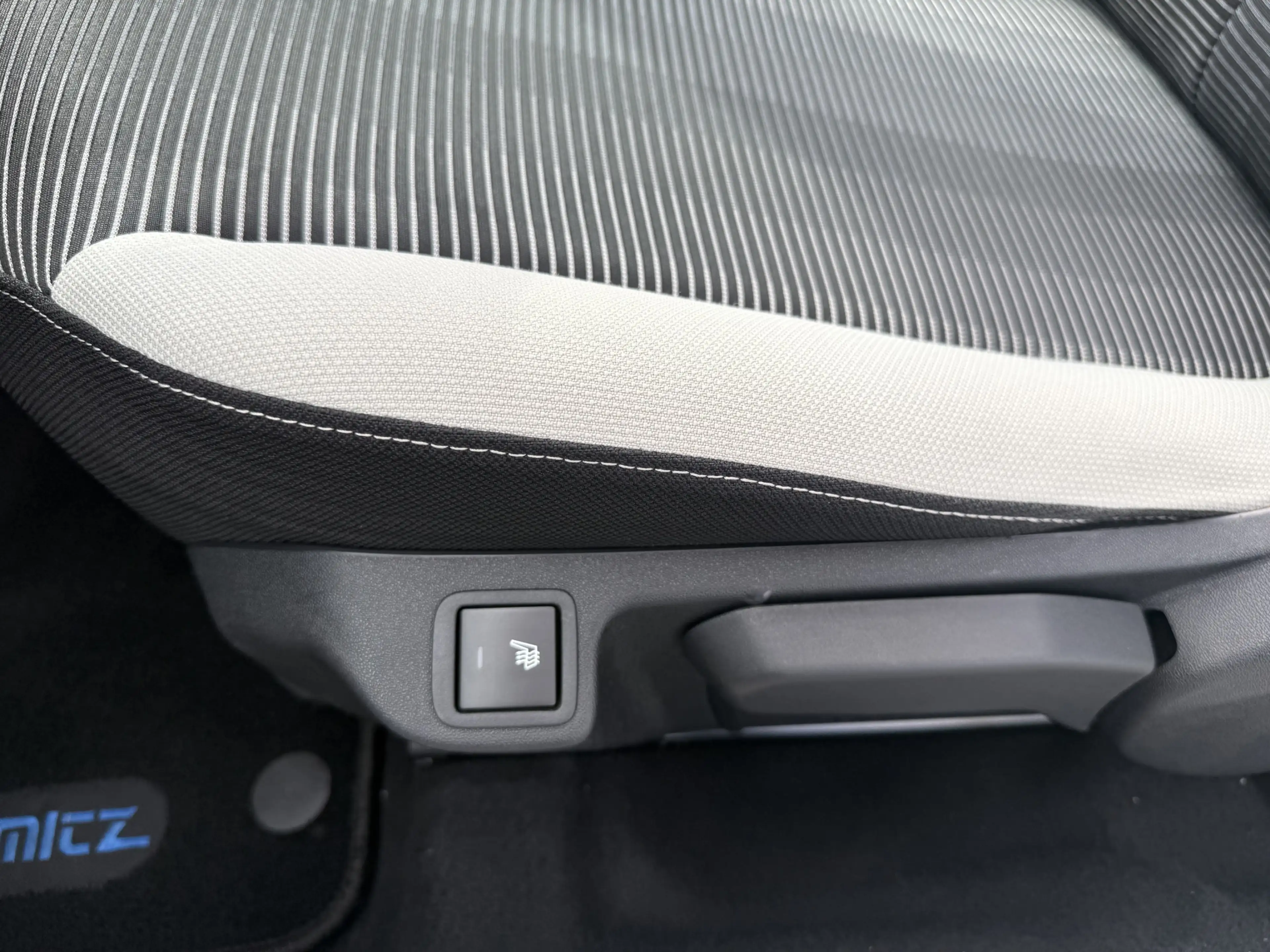 Peugeot 108 Allure TOP — photo 14