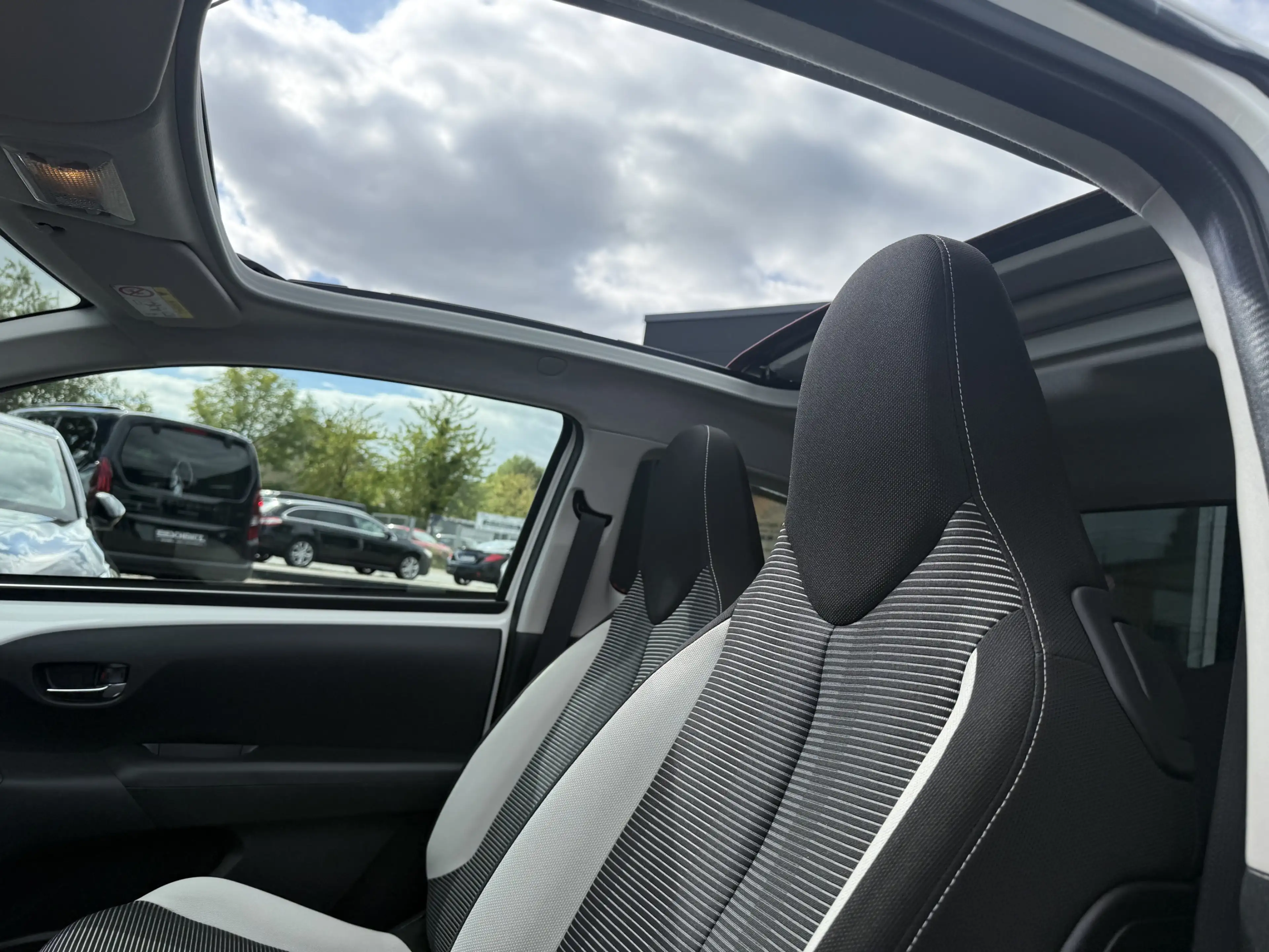 Peugeot 108 Allure TOP — photo 13