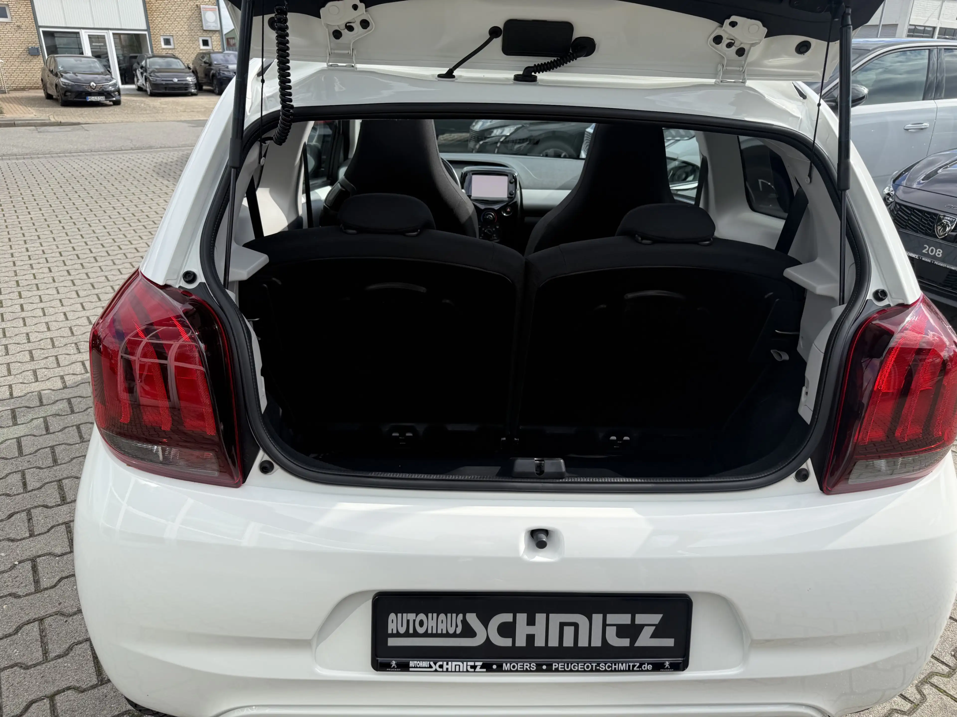 Peugeot 108 Allure TOP — photo 12