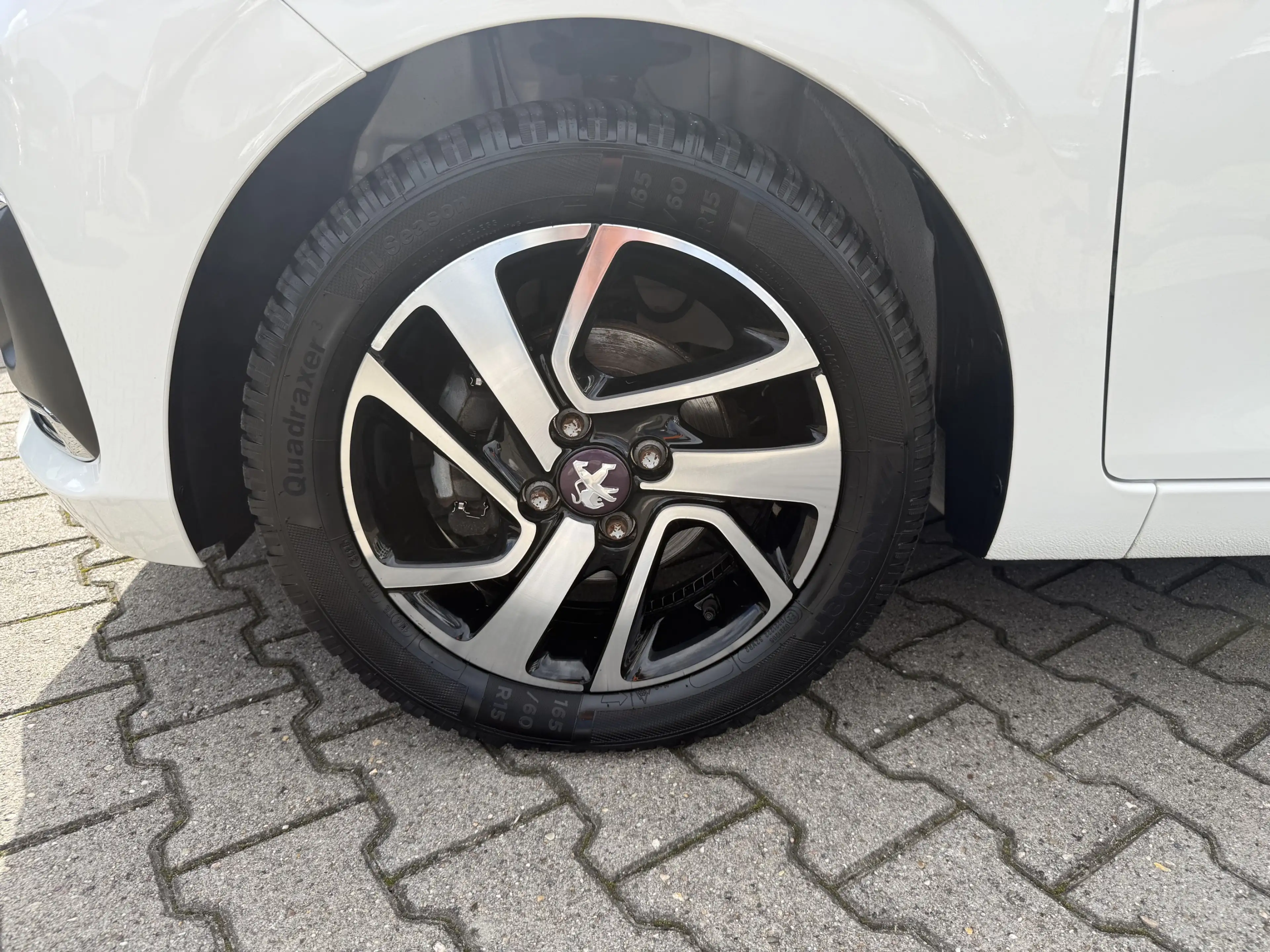 Peugeot 108 Allure TOP — photo 9