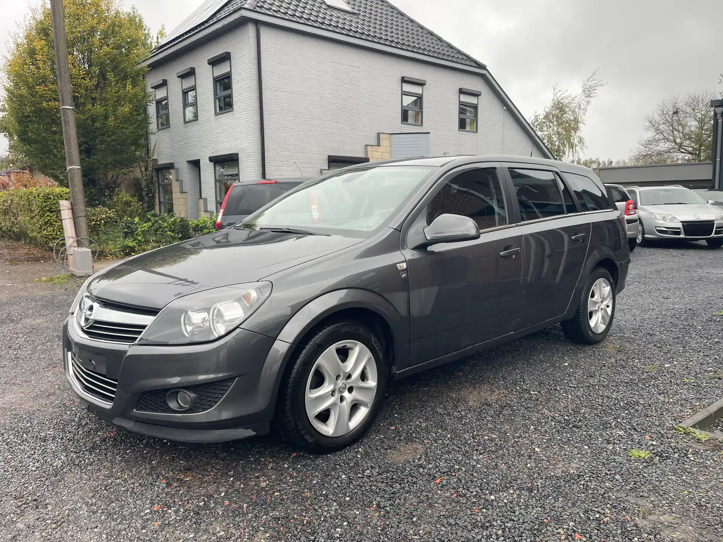 Opel Astra Benzine Sports Tourer ,Airco,Sensoren,... Grijs - 2