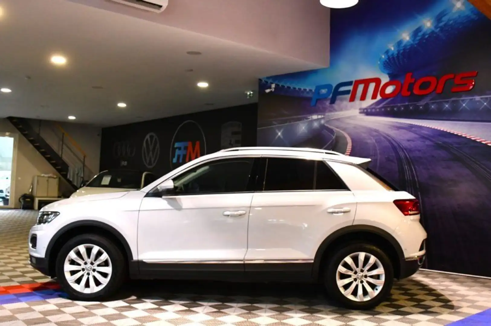 Volkswagen T-Roc Carat 1.5 TSI 150 DSG GPS Virtual ACC Parc Assist  Blanc - 2