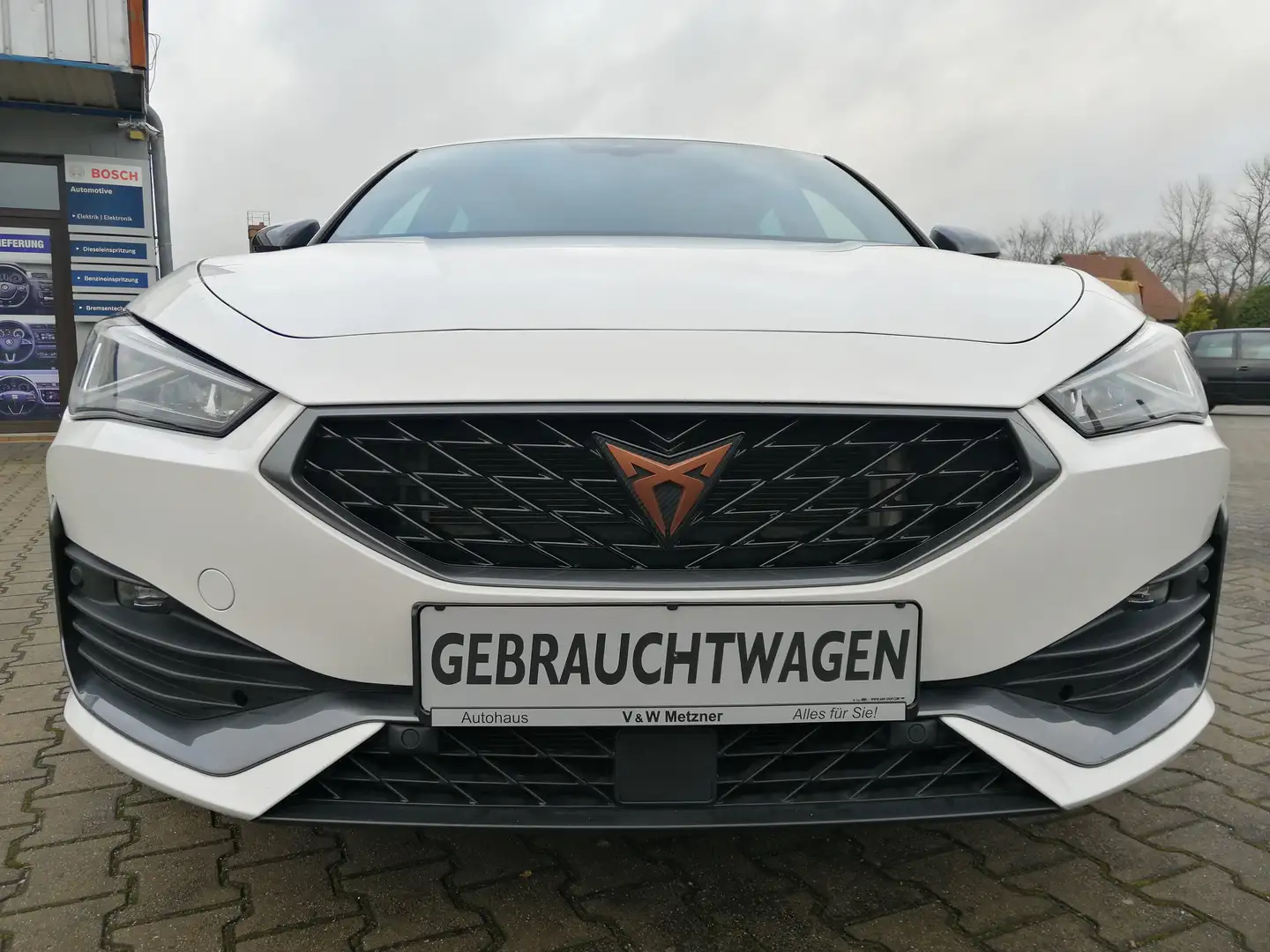 CUPRA Leon SparHybrid mit tollem Fahrspaß! Weiß - 2