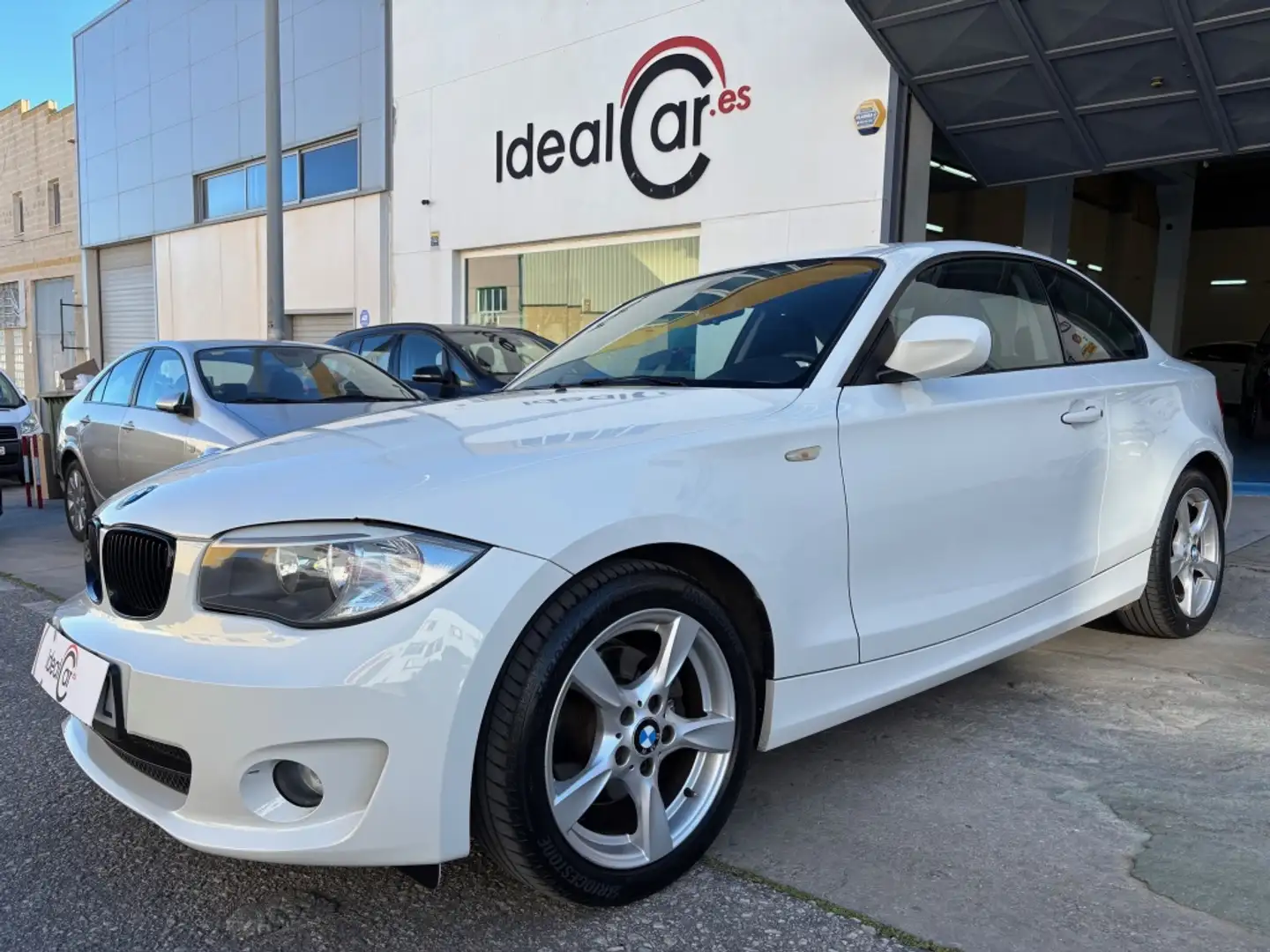 BMW 120 120i Coupé Bílá - 1