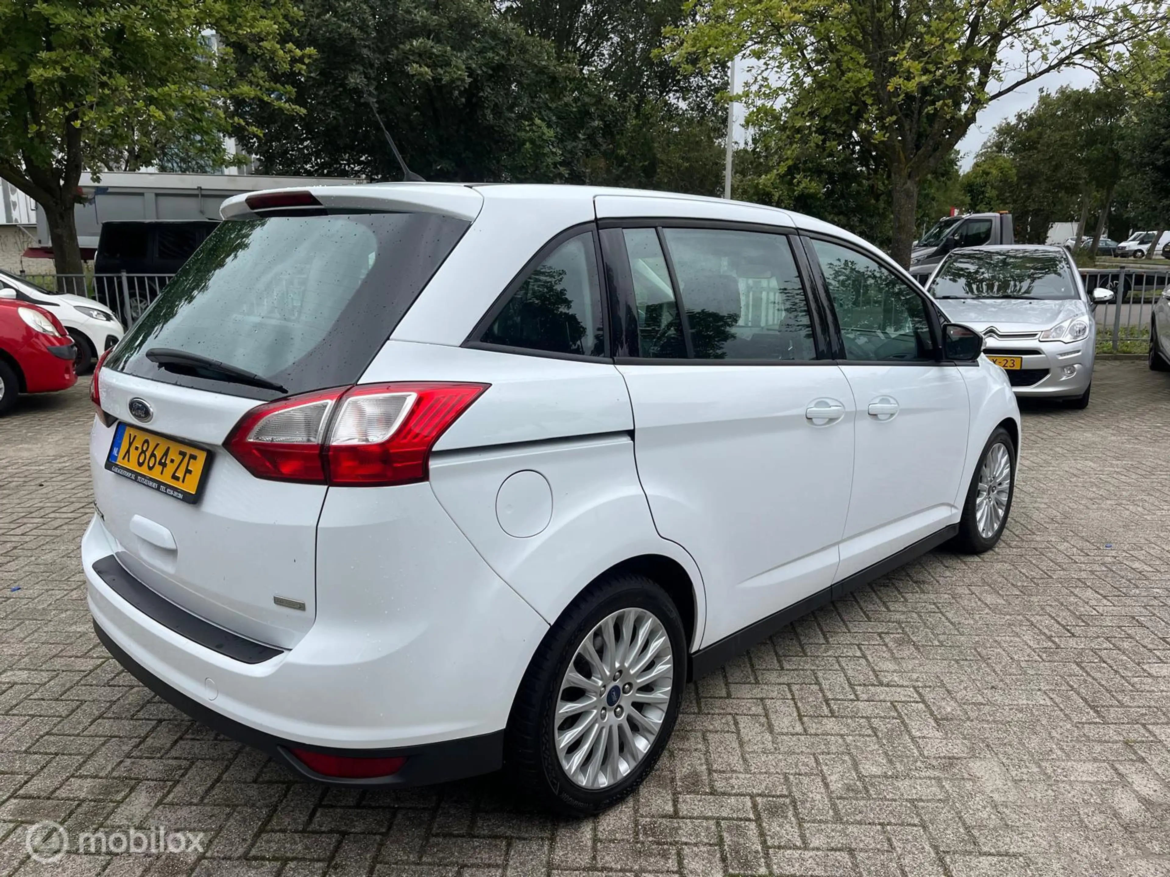 Ford Grand C-Max 1.0 WHITE EDITION — photo 4